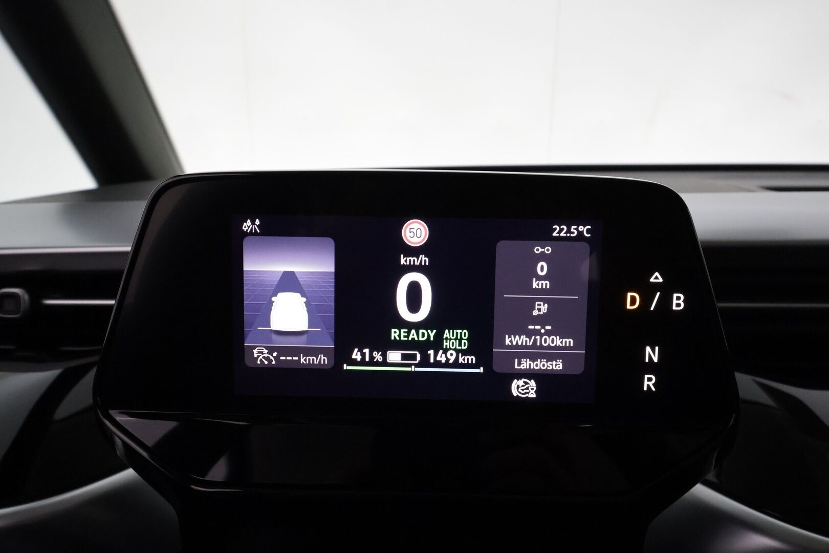 Volkswagen ID. Buzz 2023 PRO 150 KW **Adapt.vakkari / Matrix LED / Koukku / P.kamera / Digimittaristo / Ratinlämmitin** - 3,99 % KORKOTARJOUS TÄHÄN AUTOON - Akku kuntotarkastettu! / Kahdet renkaat aluvanteilla