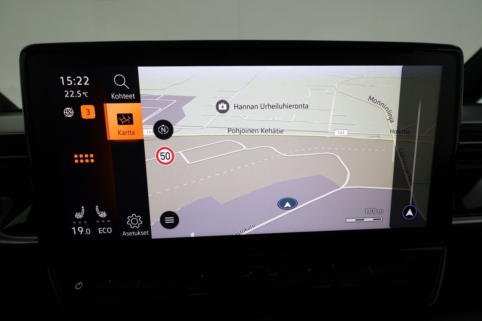 Volkswagen ID. Buzz 2023 PRO 150 KW **Adapt.vakkari / Matrix LED / Koukku / P.kamera / Digimittaristo / Ratinlämmitin** - 3,99 % KORKOTARJOUS TÄHÄN AUTOON - Akku kuntotarkastettu! / Kahdet renkaat aluvanteilla