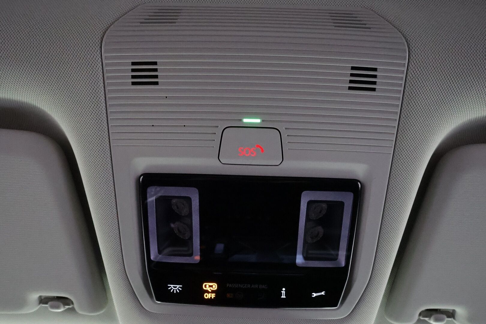 Volkswagen ID. Buzz 2023 PRO 150 KW **Adapt.vakkari / Matrix LED / Koukku / P.kamera / Digimittaristo / Ratinlämmitin** - 3,99 % KORKOTARJOUS TÄHÄN AUTOON - Akku kuntotarkastettu! / Kahdet renkaat aluvanteilla