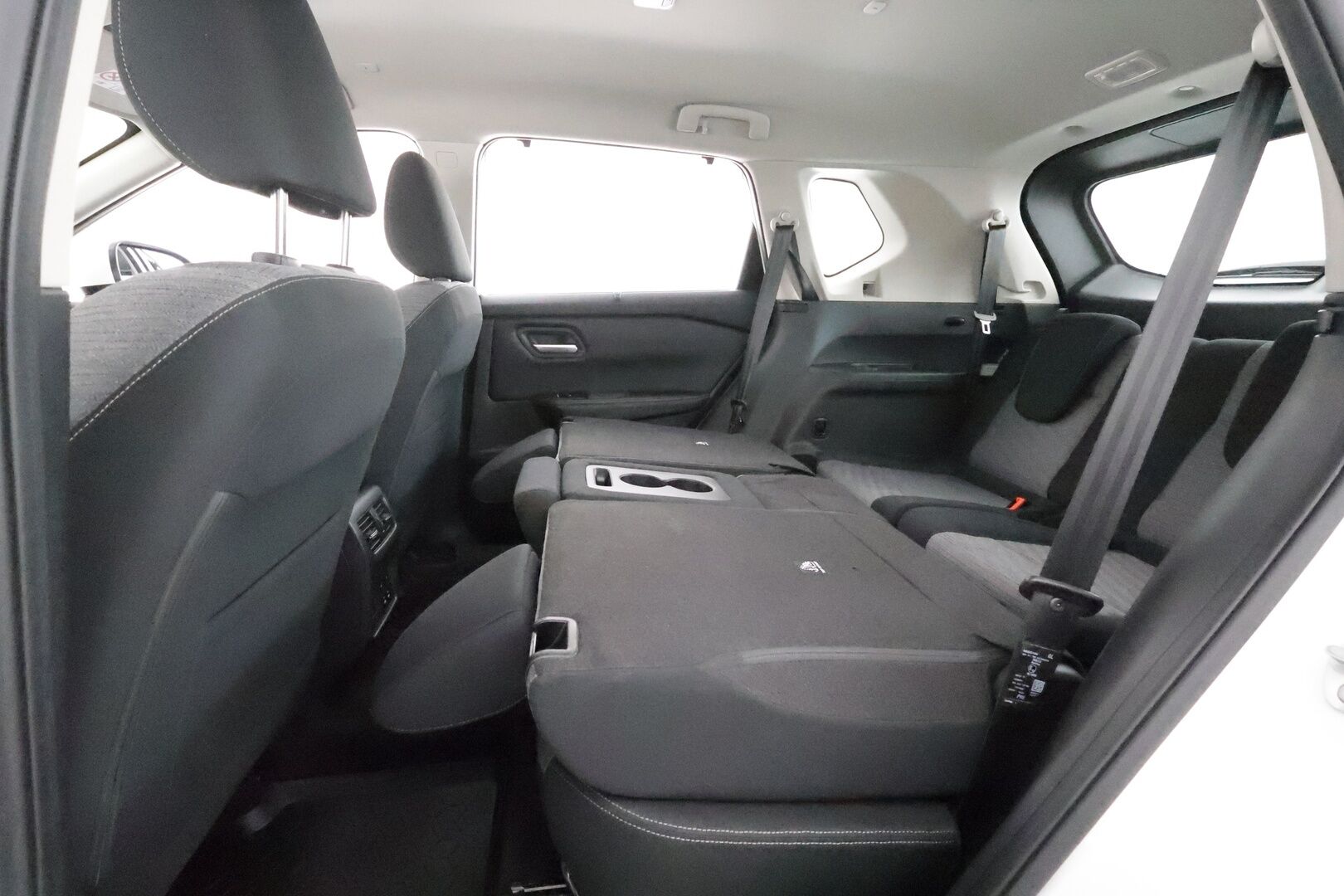 Nissan X-Trail 2024 MHEV 2WD Acenta 7ST ** Adapt.Vakkari / P.Kamera / LED-valot / Koukku / Kaistavahti / Sisätilanlämmitin / KeylessGO ** - 3,99 % KORKOTARJOUS TÄHÄN AUTOON - 1.Om Suomi-auto / 2x Renkaat