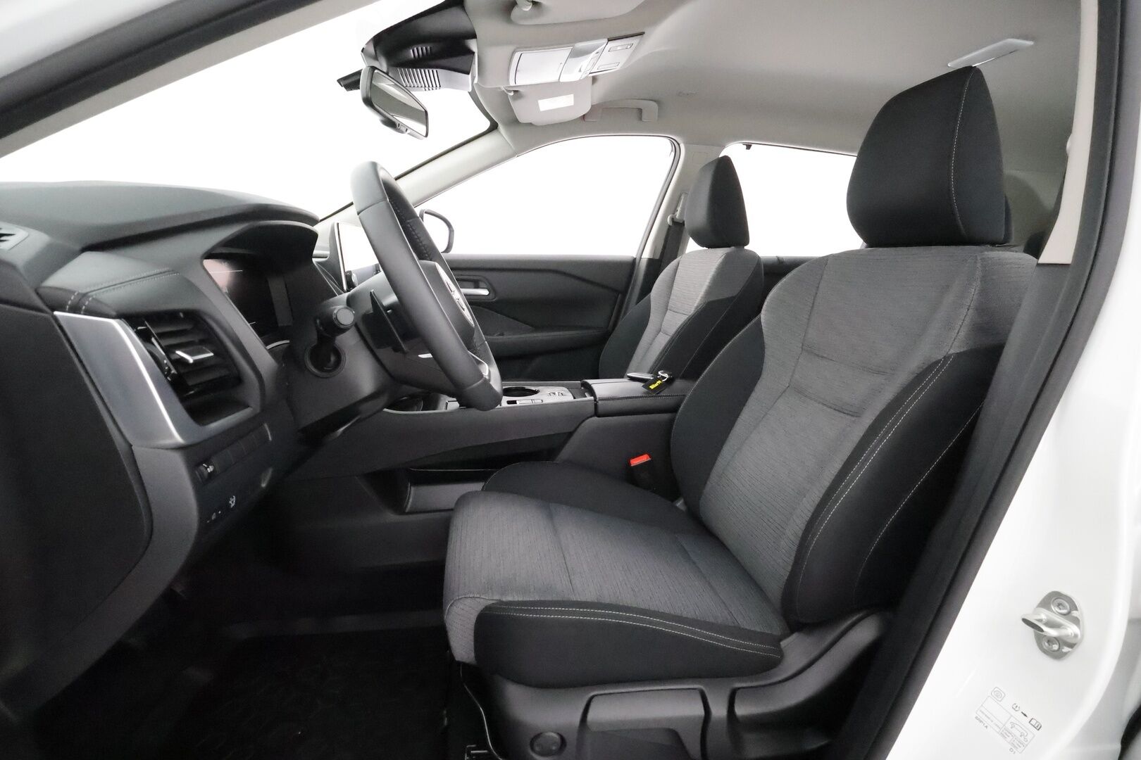 Nissan X-Trail 2024 MHEV 2WD Acenta 7ST ** Adapt.Vakkari / P.Kamera / LED-valot / Koukku / Kaistavahti / Sisätilanlämmitin / KeylessGO ** - 3,99 % KORKOTARJOUS TÄHÄN AUTOON - 1.Om Suomi-auto / 2x Renkaat
