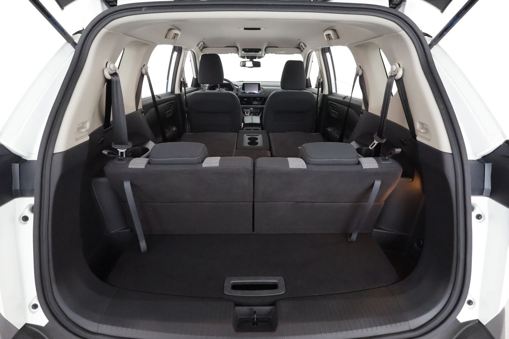 Nissan X-Trail 2024 MHEV 2WD Acenta 7ST ** Adapt.Vakkari / P.Kamera / LED-valot / Koukku / Kaistavahti / Sisätilanlämmitin / KeylessGO ** - 3,99 % KORKOTARJOUS TÄHÄN AUTOON - 1.Om Suomi-auto / 2x Renkaat