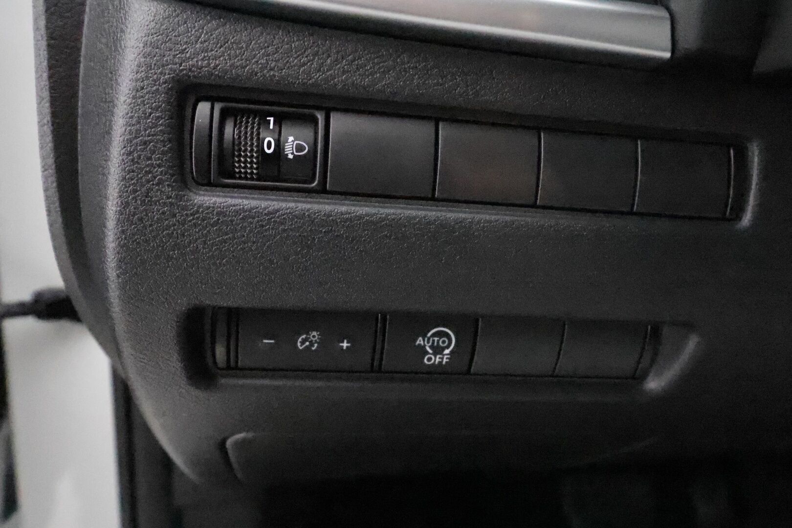 Nissan X-Trail 2024 MHEV 2WD Acenta 7ST ** Adapt.Vakkari / P.Kamera / LED-valot / Koukku / Kaistavahti / Sisätilanlämmitin / KeylessGO ** - 3,99 % KORKOTARJOUS TÄHÄN AUTOON - 1.Om Suomi-auto / 2x Renkaat