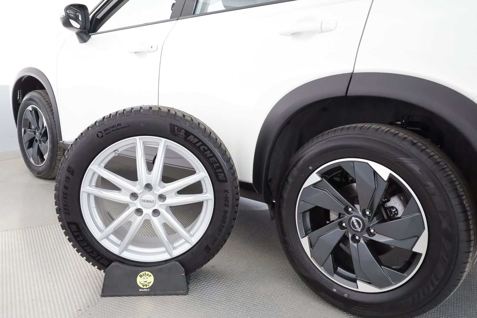 Nissan X-Trail 2024 MHEV 2WD Acenta 7ST ** Adapt.Vakkari / P.Kamera / LED-valot / Koukku / Kaistavahti / Sisätilanlämmitin / KeylessGO ** - 3,99 % KORKOTARJOUS TÄHÄN AUTOON - 1.Om Suomi-auto / 2x Renkaat