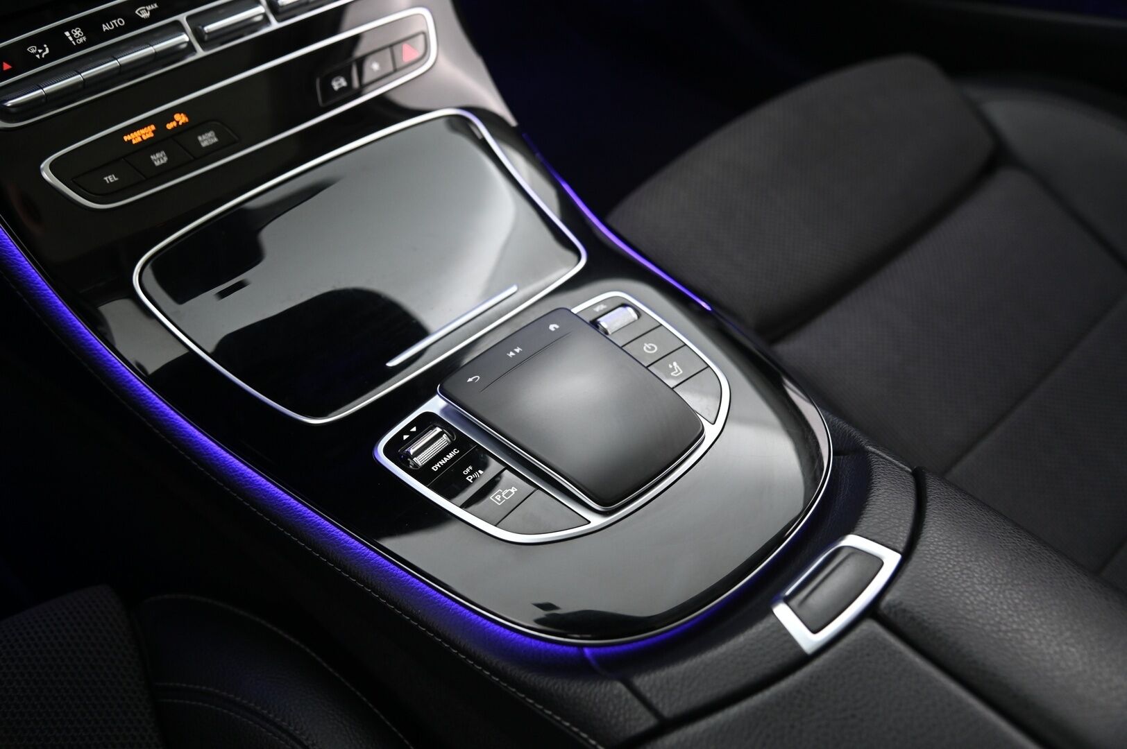 Mercedes-Benz E 2020 300 de 4Matic T A Business AMG EQ Power *Soh 89% / DTR+ / 360 kamera / Panorama / Adapt.vak*