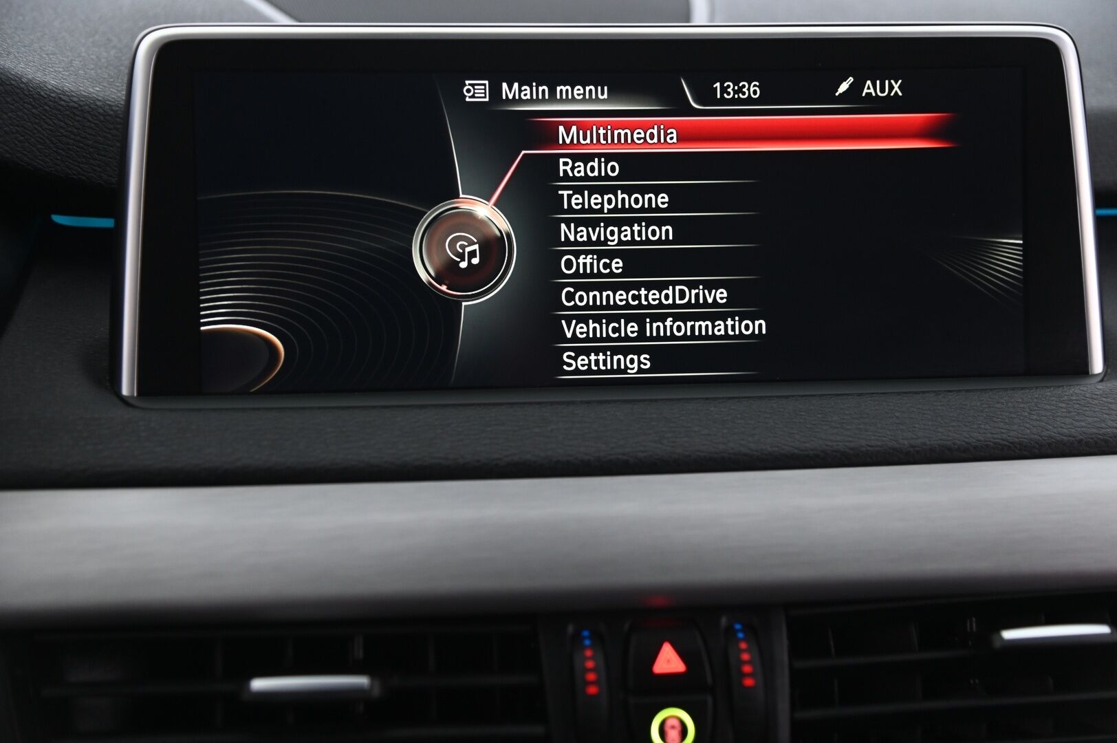 BMW X5 2015 dA F15 xDrive 40d M-sport*Hud / Muistipenkit / hifit / Proff.navi / P.kamera / Vetokoukku* - *Fiksut kilometrit / Helmiäisvalkoinen / 2x vanteet & renkaat* - Osta nyt, maksa vasta ensi vuonna