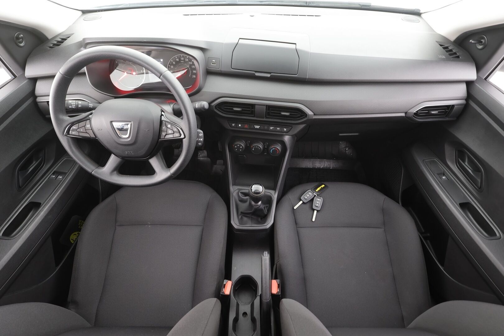 Dacia Jogger 2022 TCe 110 Essential 7p - | LED | Ilmastointi | P.tutkat | Merkkihuollot | 1-om suomi-auto | Kahdet renkaat | Bluetooth | Penkinlämmittimet | 