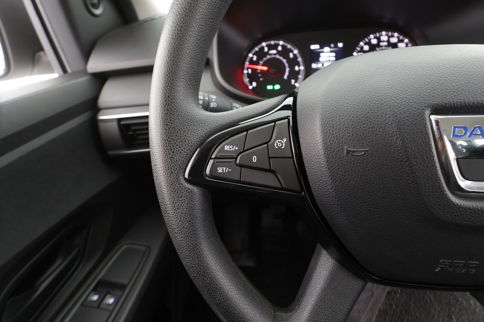 Dacia Jogger 2022 TCe 110 Essential 7p - | LED | Ilmastointi | P.tutkat | Merkkihuollot | 1-om suomi-auto | Kahdet renkaat | Bluetooth | Penkinlämmittimet | 