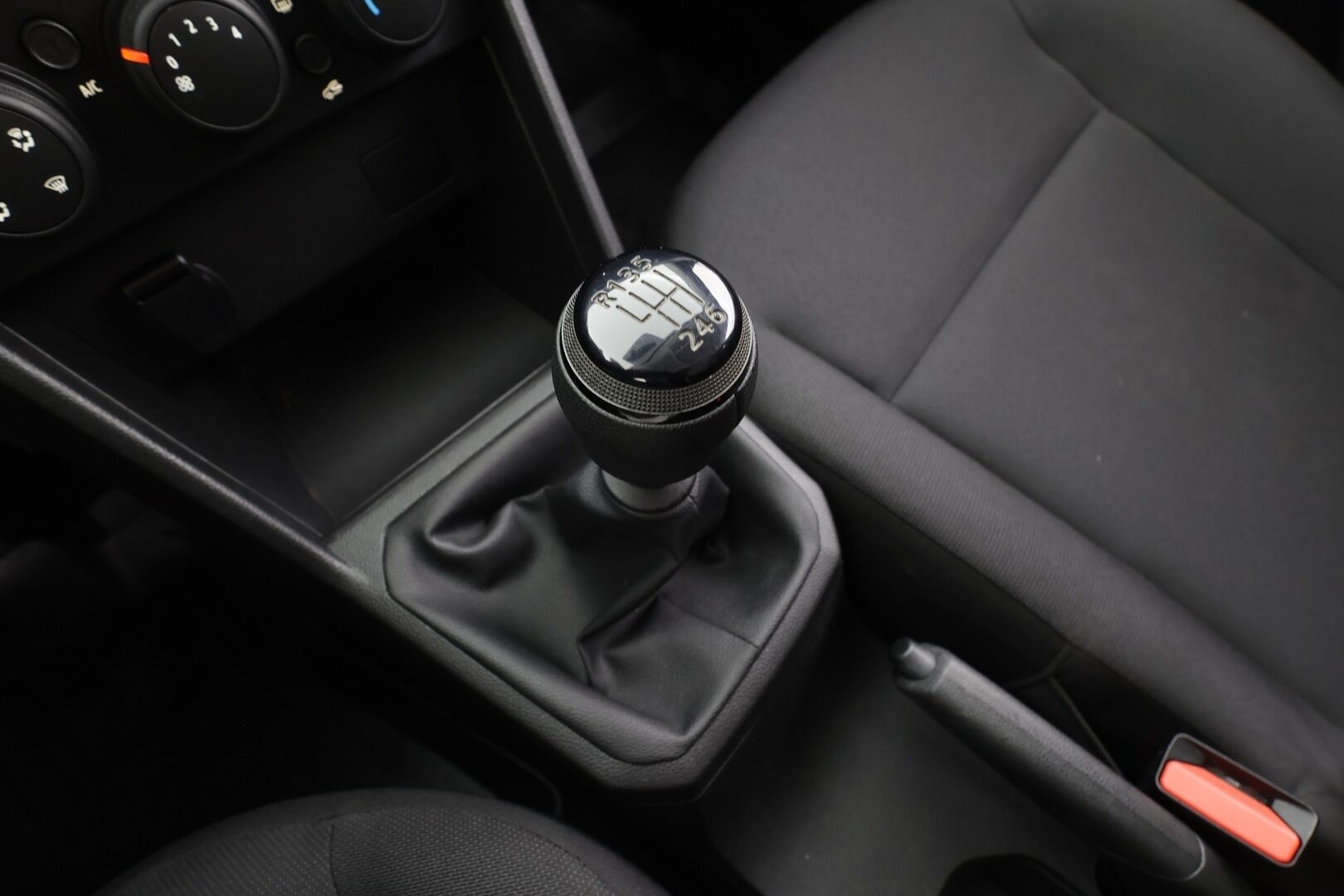 Dacia Jogger 2022 TCe 110 Essential 7p - | LED | Ilmastointi | P.tutkat | Merkkihuollot | 1-om suomi-auto | Kahdet renkaat | Bluetooth | Penkinlämmittimet | 