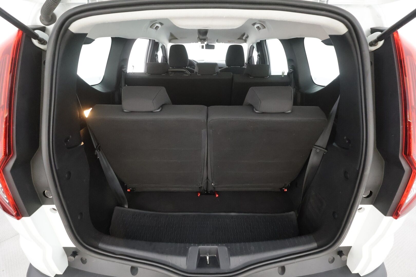Dacia Jogger 2022 TCe 110 Essential 7p - | LED | Ilmastointi | P.tutkat | Merkkihuollot | 1-om suomi-auto | Kahdet renkaat | Bluetooth | Penkinlämmittimet | 