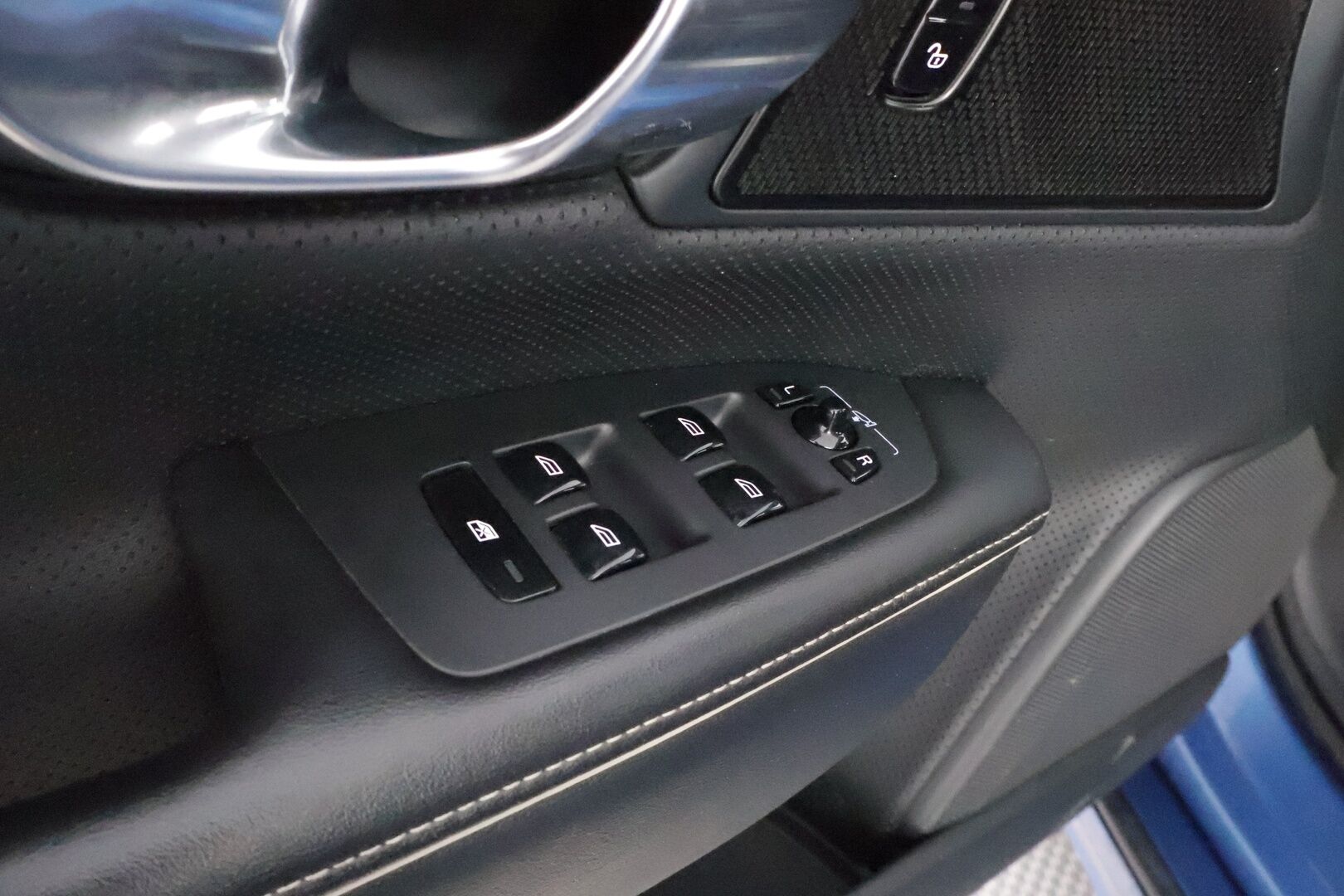 Volvo V90 2018 D4 AWD Business R-Design aut * Webasto / Adapt.vakkari / Harman&Kardon / Vetokoukku / Full-LED / Nahka-Alcantara * - Bursting Blue / Lämm.tuulilasi / Jakopää tehty / Juuri saapunut Tampereelle! - HULLUT AVAJAISHULINAT KORKOTARJOUS 3,29 %