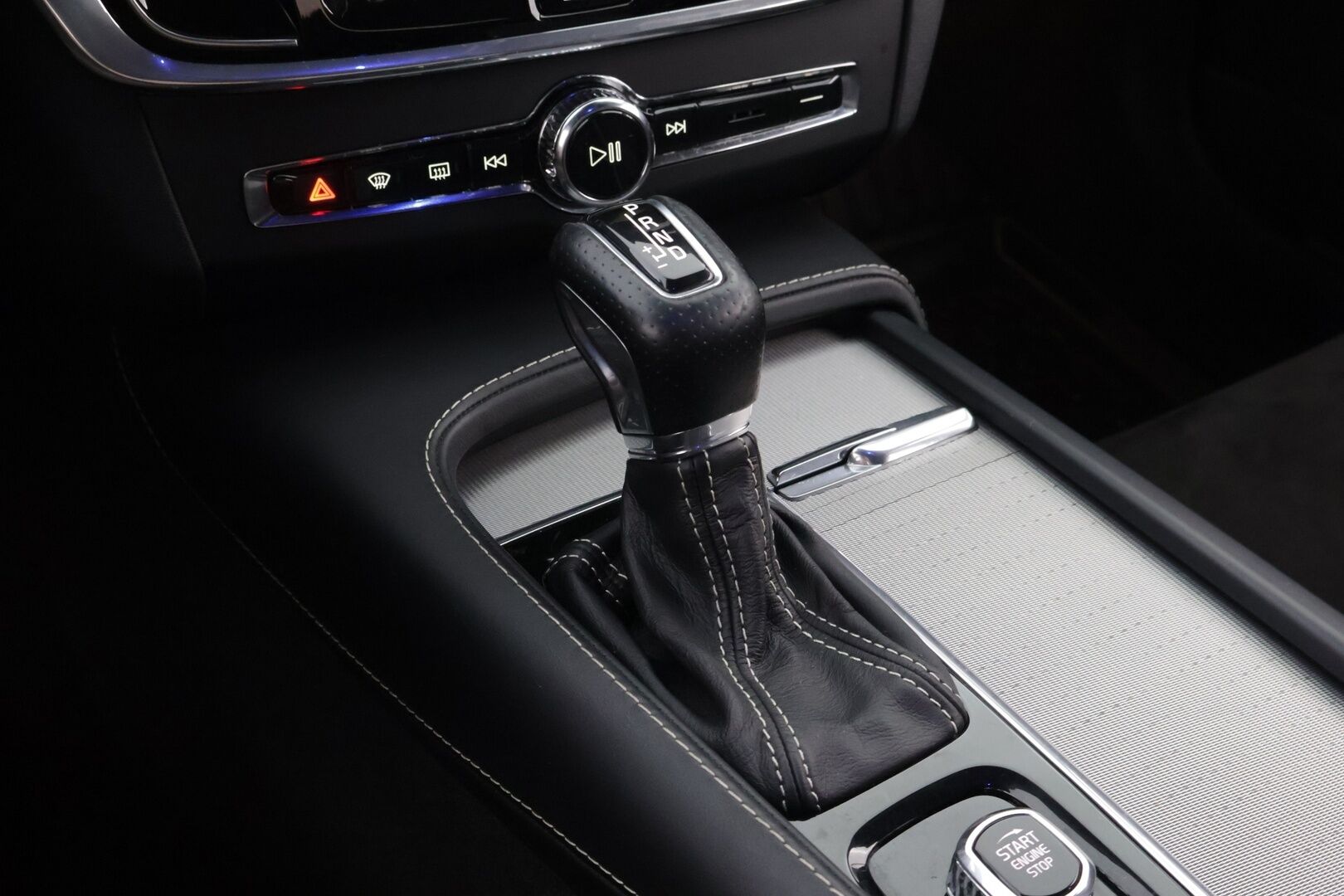 Volvo V90 2018 D4 AWD Business R-Design aut * Webasto / Adapt.vakkari / Harman&Kardon / Vetokoukku / Full-LED / Nahka-Alcantara * - Bursting Blue / Lämm.tuulilasi / Jakopää tehty / Juuri saapunut Tampereelle! - HULLUT AVAJAISHULINAT KORKOTARJOUS 3,29 %