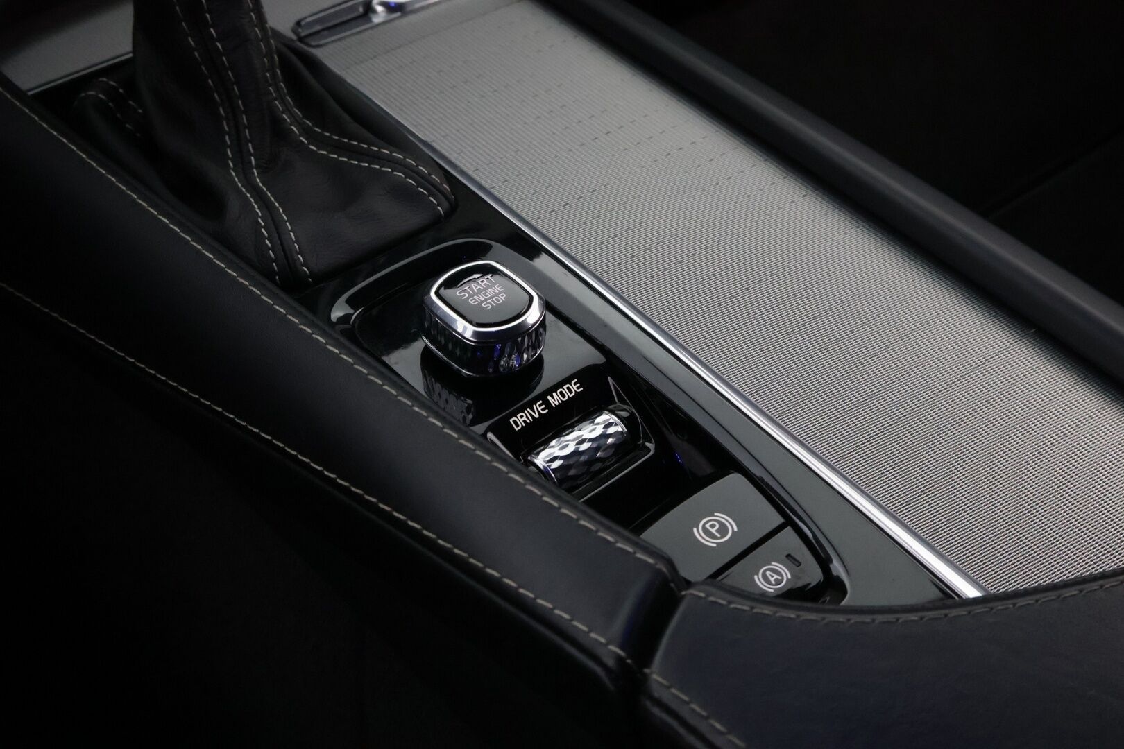 Volvo V90 2018 D4 AWD Business R-Design aut * Webasto / Adapt.vakkari / Harman&Kardon / Vetokoukku / Full-LED / Nahka-Alcantara * - Bursting Blue / Lämm.tuulilasi / Jakopää tehty / Juuri saapunut Tampereelle! - HULLUT AVAJAISHULINAT KORKOTARJOUS 3,29 %