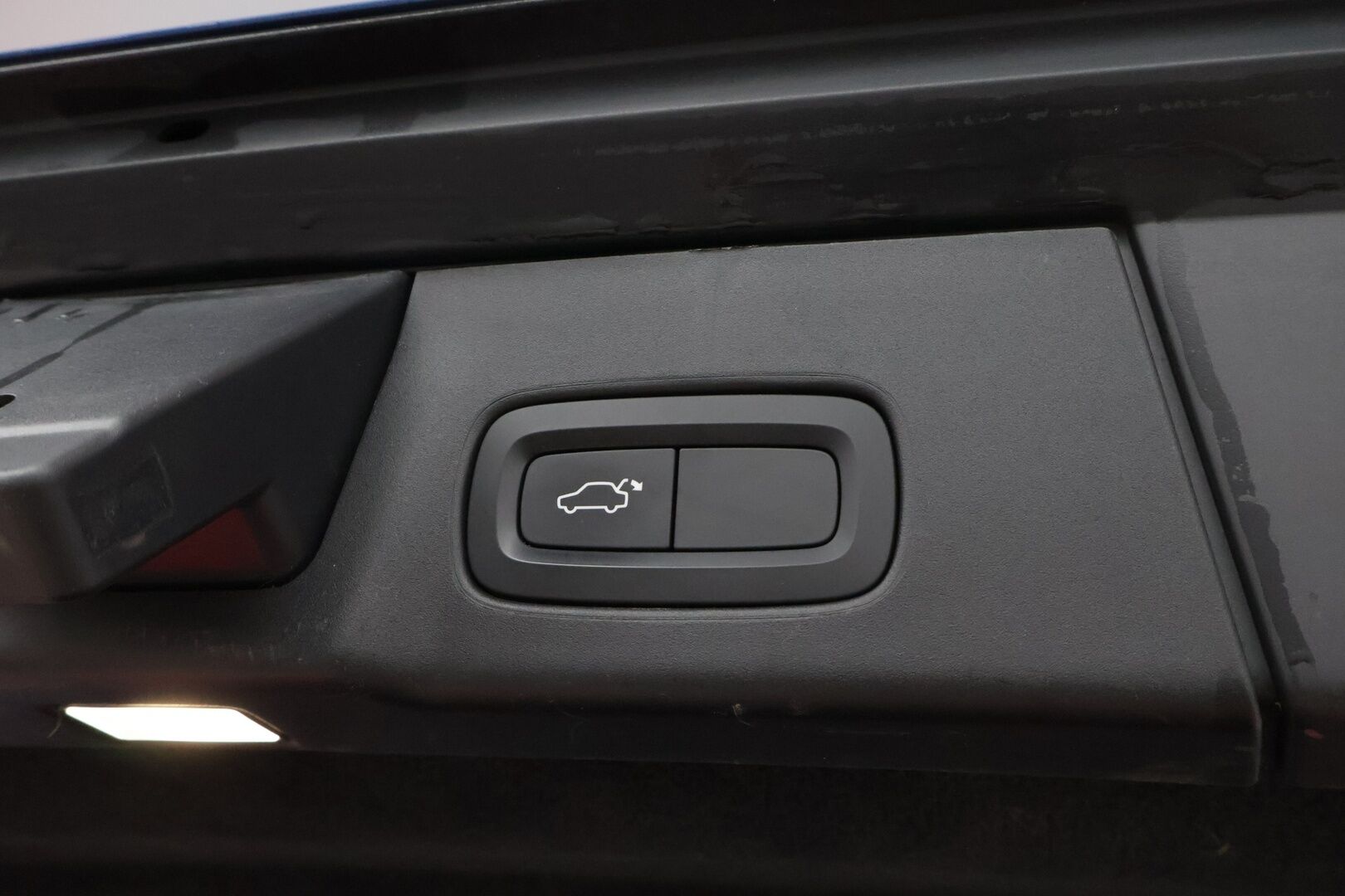 Volvo V90 2018 D4 AWD Business R-Design aut * Webasto / Adapt.vakkari / Harman&Kardon / Vetokoukku / Full-LED / Nahka-Alcantara * - Bursting Blue / Lämm.tuulilasi / Jakopää tehty / Juuri saapunut Tampereelle! - HULLUT AVAJAISHULINAT KORKOTARJOUS 3,29 %