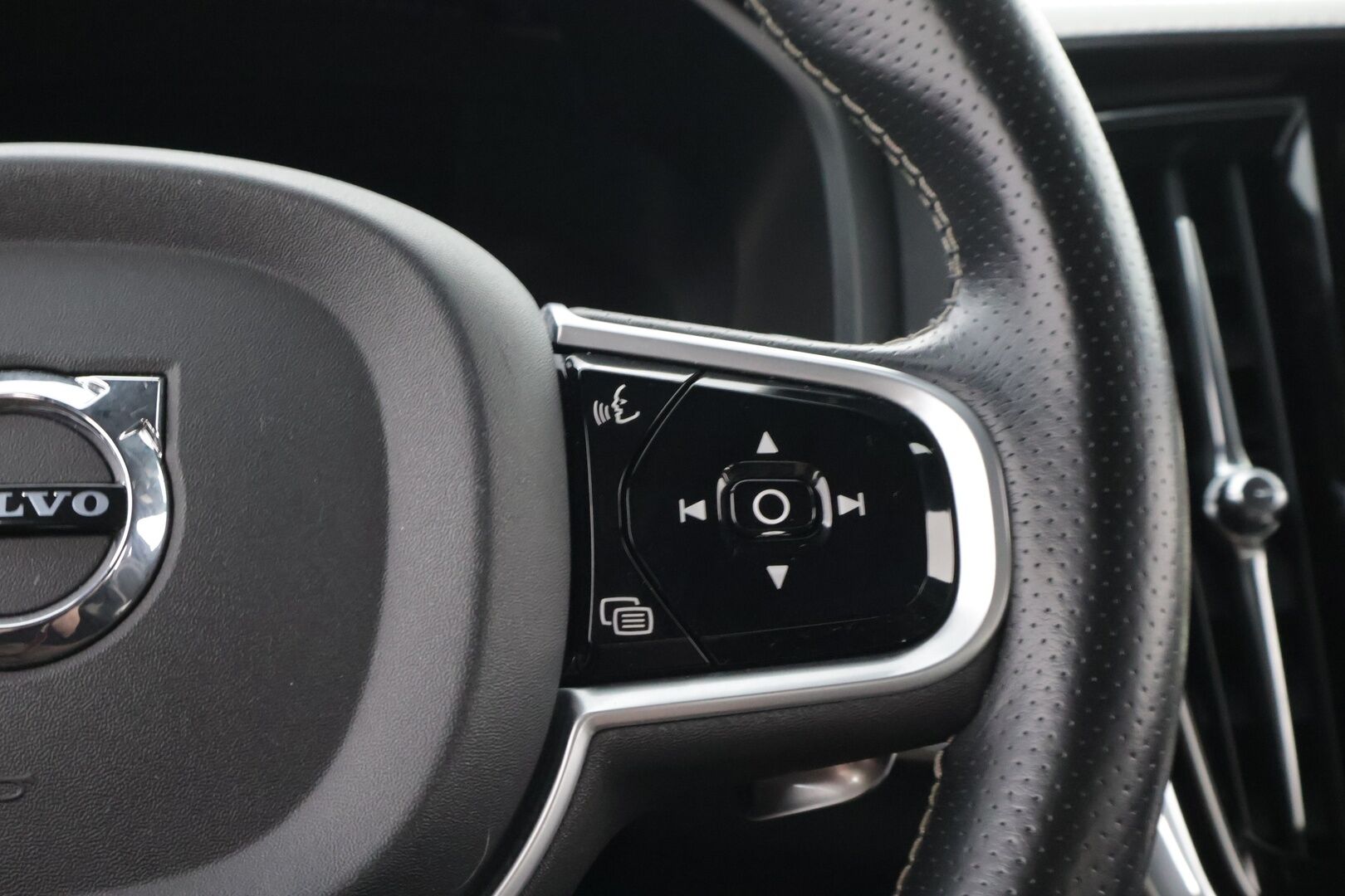 Volvo V90 2018 D4 AWD Business R-Design aut * Webasto / Adapt.vakkari / Harman&Kardon / Vetokoukku / Full-LED / Nahka-Alcantara * - Bursting Blue / Lämm.tuulilasi / Jakopää tehty / Juuri saapunut Tampereelle! - HULLUT AVAJAISHULINAT KORKOTARJOUS 3,29 %