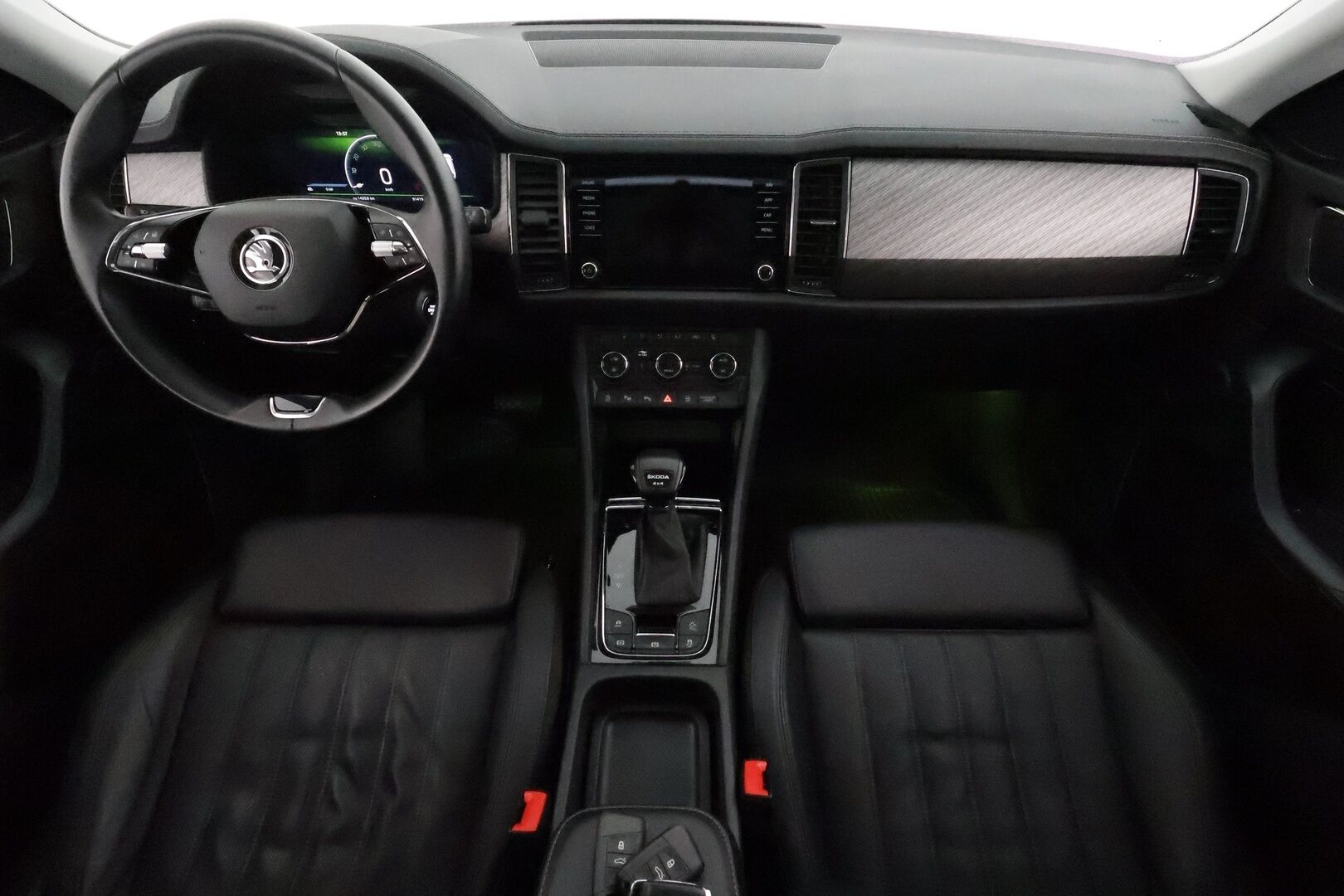 Skoda Kodiaq 2022 2.0 TDI 200 4x4 Style DSG Autom. **Panorama / Webasto / Adapt.vakkari / Koukku / P.kamera / Muistipenkit hieronnalla / Matrix LED** - 3,99 % KORKOTARJOUS TÄHÄN AUTOON - Suomi-auto / Kahdet renkaat aluvanteilla / KeylessGo / Ilmastoidut etuistuimet / Ratinlämmitin / Sähköluukku
