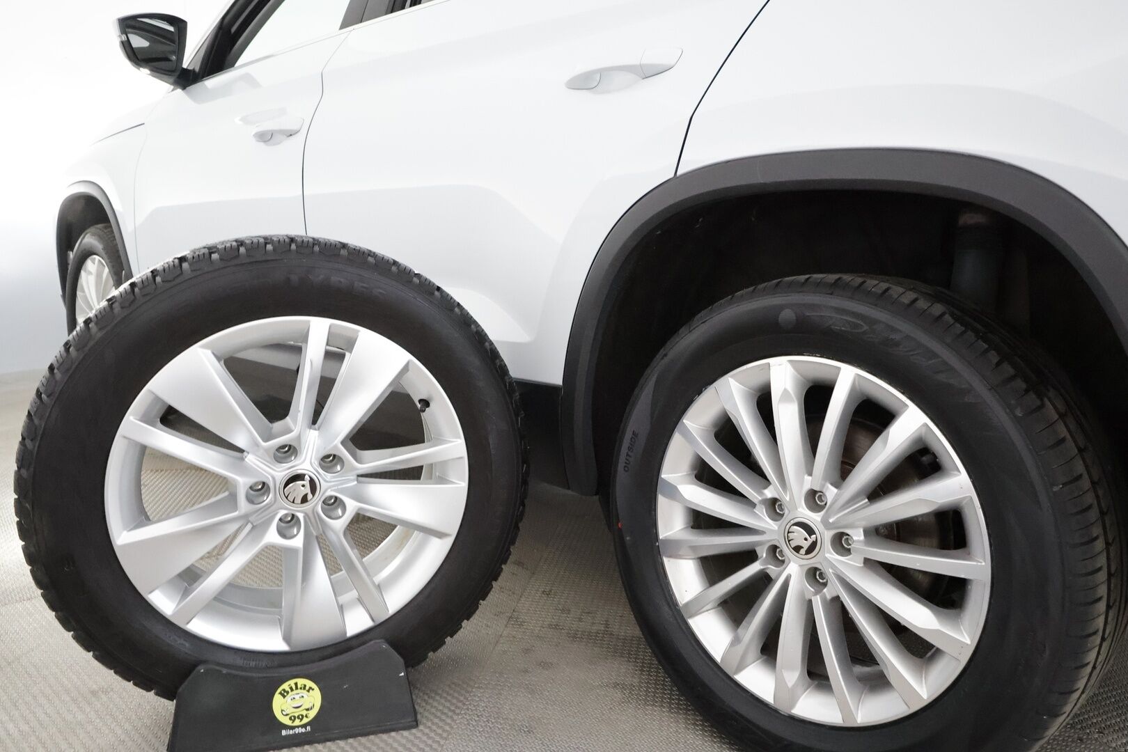 Skoda Kodiaq 2022 2.0 TDI 200 4x4 Style DSG Autom. **Panorama / Webasto / Adapt.vakkari / Koukku / P.kamera / Muistipenkit hieronnalla / Matrix LED** - 3,99 % KORKOTARJOUS TÄHÄN AUTOON - Suomi-auto / Kahdet renkaat aluvanteilla / KeylessGo / Ilmastoidut etuistuimet / Ratinlämmitin / Sähköluukku