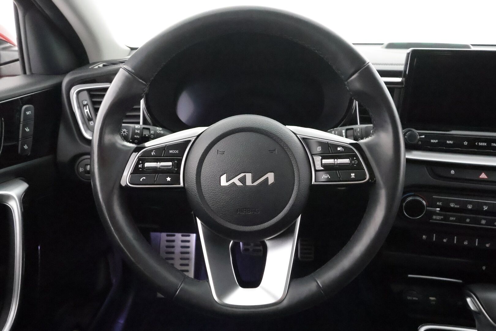 Kia Ceed 2022 1,6 GDI Plug-In Hybrid Business Premium SW DCT - | ACC | Ilmastoidut nahat | Muistipenkki | Digimittaristo | LED | HDA | BSM | P.kamera | Keyless | Lämm. ratti | Merkkihuollettu | 1-om suomiauto |