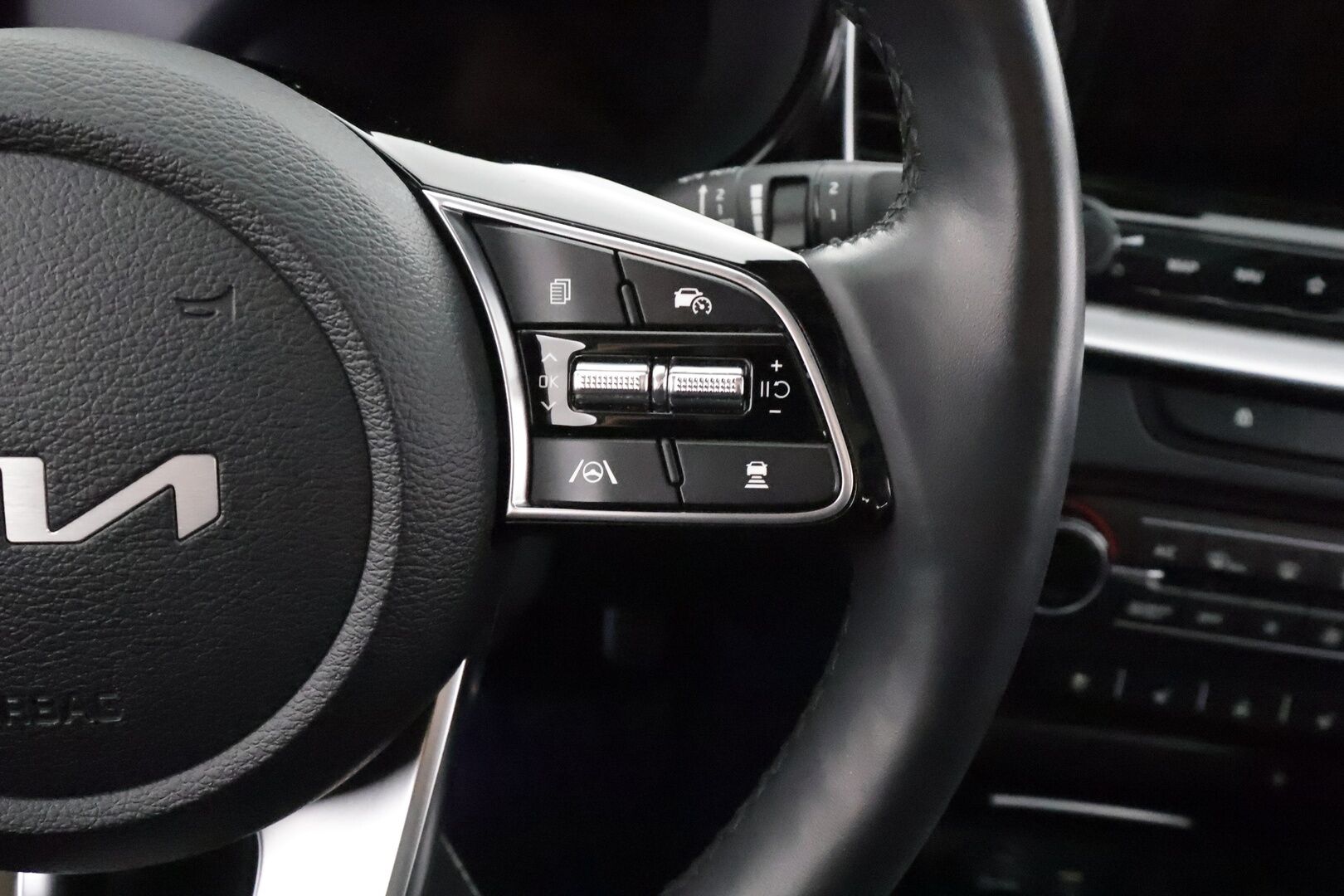 Kia Ceed 2022 1,6 GDI Plug-In Hybrid Business Premium SW DCT - | ACC | Ilmastoidut nahat | Muistipenkki | Digimittaristo | LED | HDA | BSM | P.kamera | Keyless | Lämm. ratti | Merkkihuollettu | 1-om suomiauto |