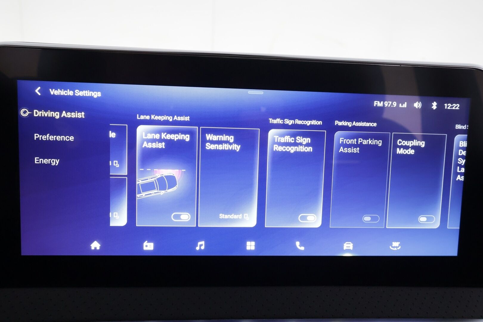 Maxus Euniq 5 2022 Grand Wagon 7-P 177hv - Exclusive * ACC / Full-LED / Panorama / 360 / Sähköpenkit / Kaistavahti / Keyless * - Suomi-auto / 2x Latauskaapelit