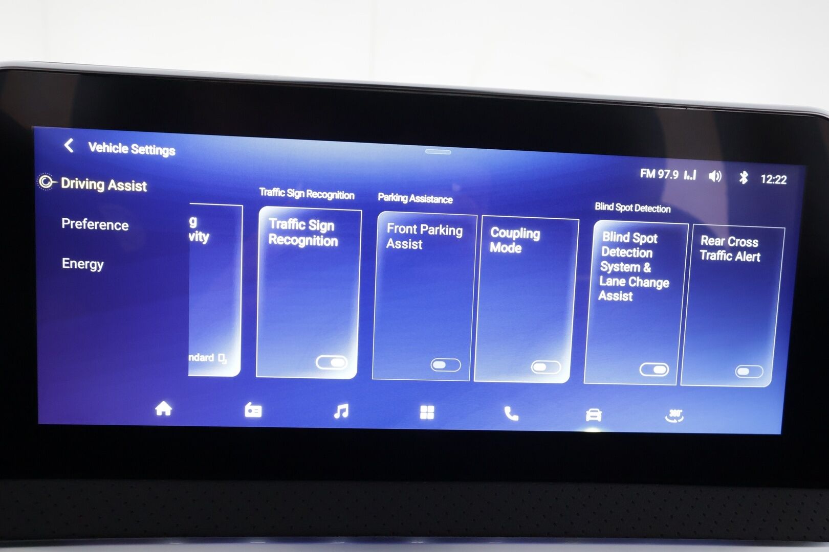 Maxus Euniq 5 2022 Grand Wagon 7-P 177hv - Exclusive * ACC / Full-LED / Panorama / 360 / Sähköpenkit / Kaistavahti / Keyless * - Suomi-auto / 2x Latauskaapelit