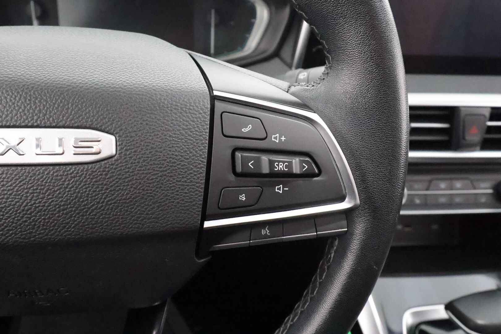 Maxus Euniq 5 2022 Grand Wagon 7-P 177hv - Exclusive * ACC / Full-LED / Panorama / 360 / Sähköpenkit / Kaistavahti / Keyless * - Suomi-auto / 2x Latauskaapelit