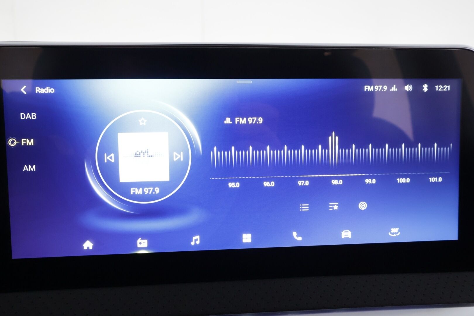 Maxus Euniq 5 2022 Grand Wagon 7-P 177hv - Exclusive * ACC / Full-LED / Panorama / 360 / Sähköpenkit / Kaistavahti / Keyless * - Suomi-auto / 2x Latauskaapelit