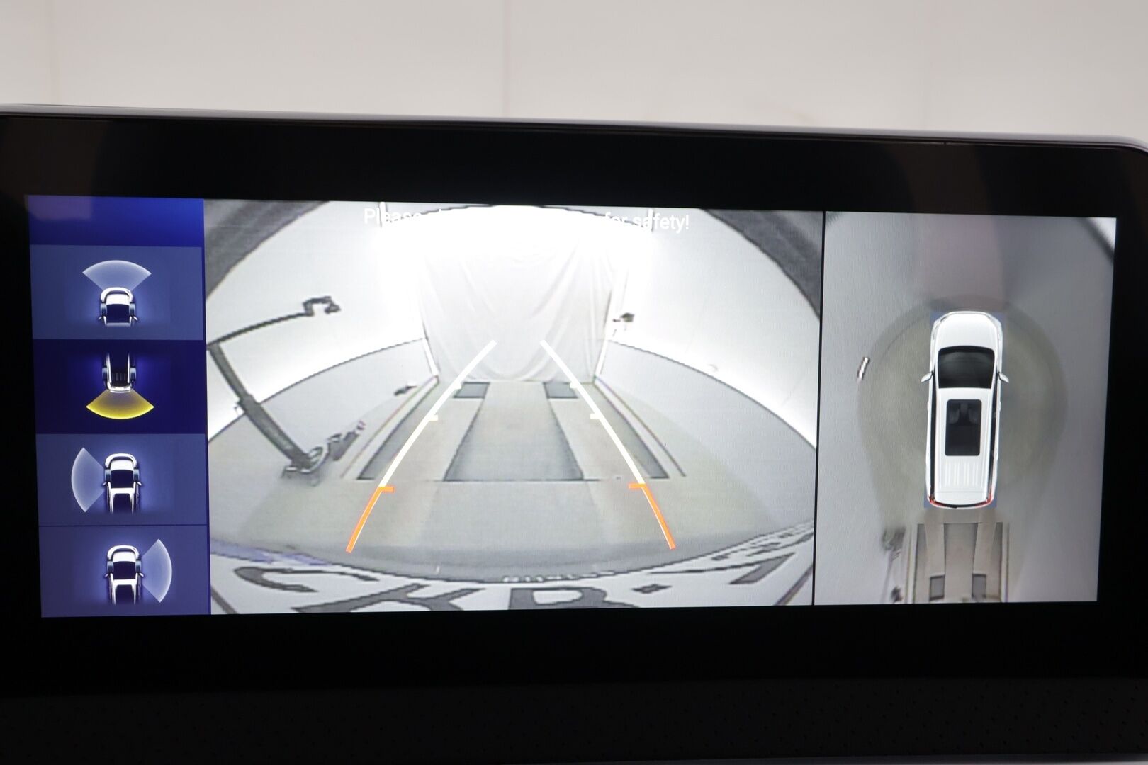 Maxus Euniq 5 2022 Grand Wagon 7-P 177hv - Exclusive * ACC / Full-LED / Panorama / 360 / Sähköpenkit / Kaistavahti / Keyless * - Suomi-auto / 2x Latauskaapelit