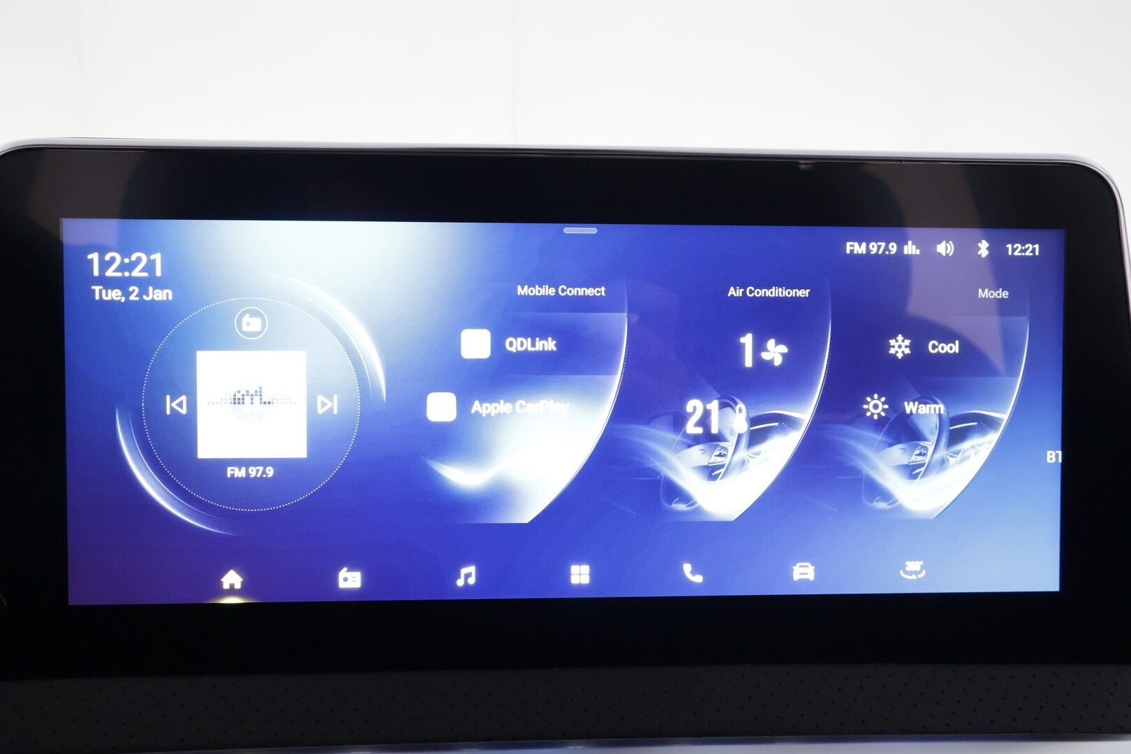 Maxus Euniq 5 2022 Grand Wagon 7-P 177hv - Exclusive * ACC / Full-LED / Panorama / 360 / Sähköpenkit / Kaistavahti / Keyless * - Suomi-auto / 2x Latauskaapelit