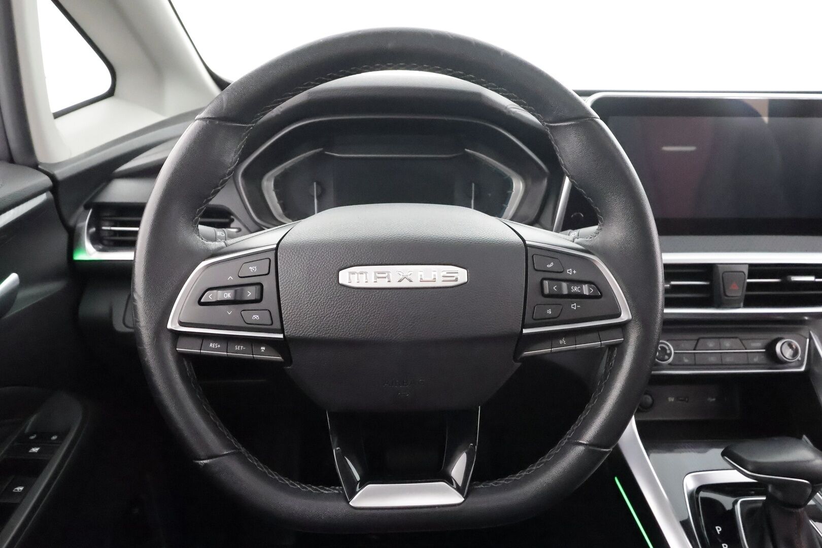 Maxus Euniq 5 2022 Grand Wagon 7-P 177hv - Exclusive * ACC / Full-LED / Panorama / 360 / Sähköpenkit / Kaistavahti / Keyless * - Suomi-auto / 2x Latauskaapelit