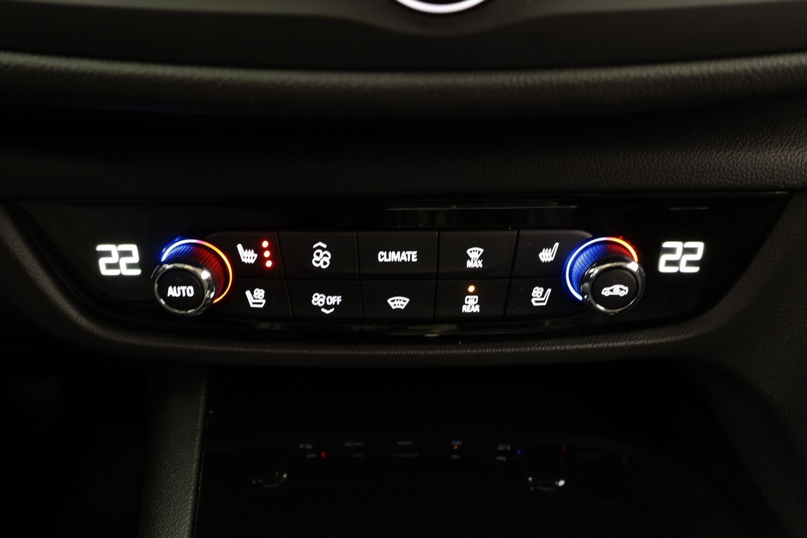 Opel Insignia 2022 Sports Tourer Executive 175 D Turbo A * Vakkari / Bose / Koukku /  P.kamera / Muistipenkki / Apple&Android * - 1.Om Suomi auto / Ilmatoidut sporttipenkit / Kyeless - HULLU BLACKWEEK KORKOTARJOUS 2,49%