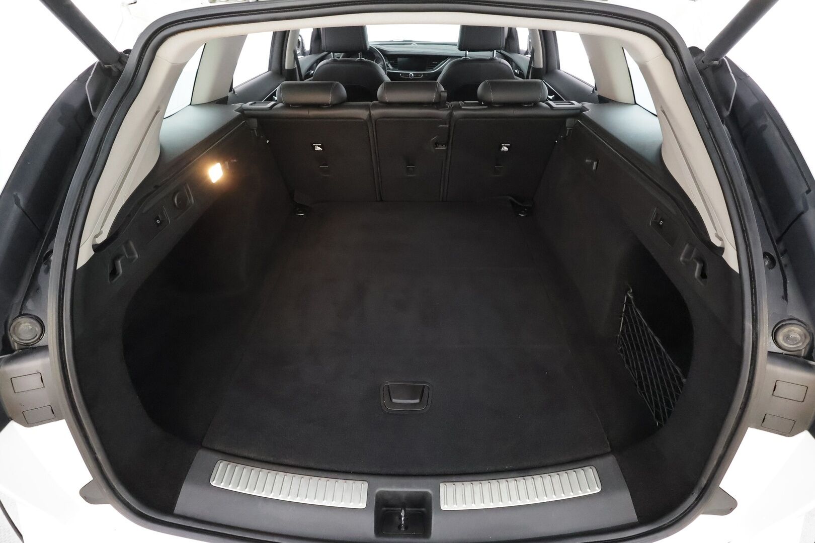 Opel Insignia 2022 Sports Tourer Executive 175 D Turbo A * Vakkari / Bose / Koukku /  P.kamera / Muistipenkki / Apple&Android * - 1.Om Suomi auto / Ilmatoidut sporttipenkit / Kyeless - HULLU BLACKWEEK KORKOTARJOUS 2,49%