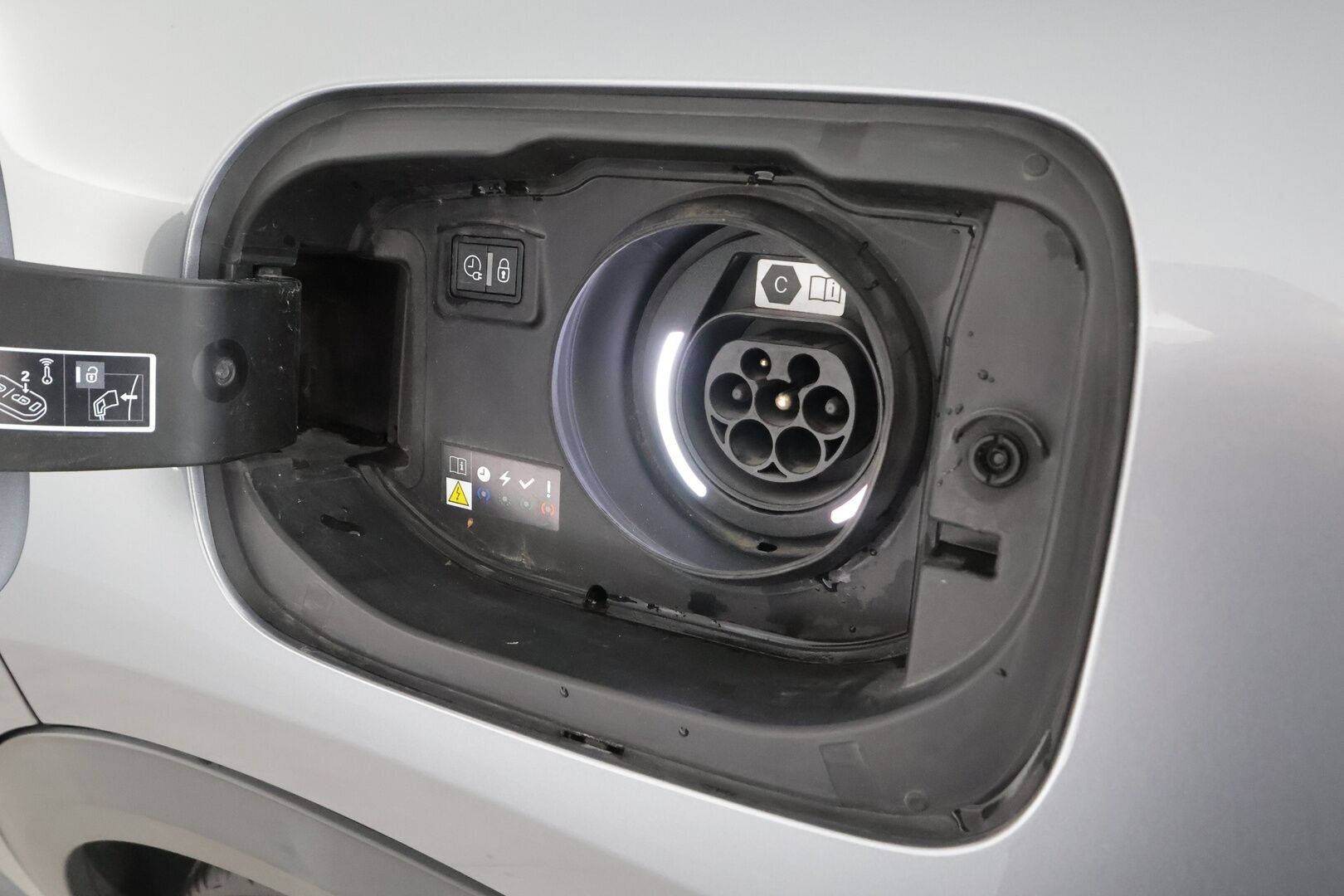 Citroen C5 X 2022 Plug-in Hybrid 225 Shine Pack Launch Edition EAT8 Automaatti - ACC | HUD | Lohko | 360-Kamera | Sähköpenkit | Nahat | 1.Om Suomi-auto | Merkkihuollettu | Kahdet Renkaat | Katsastettu 5/26