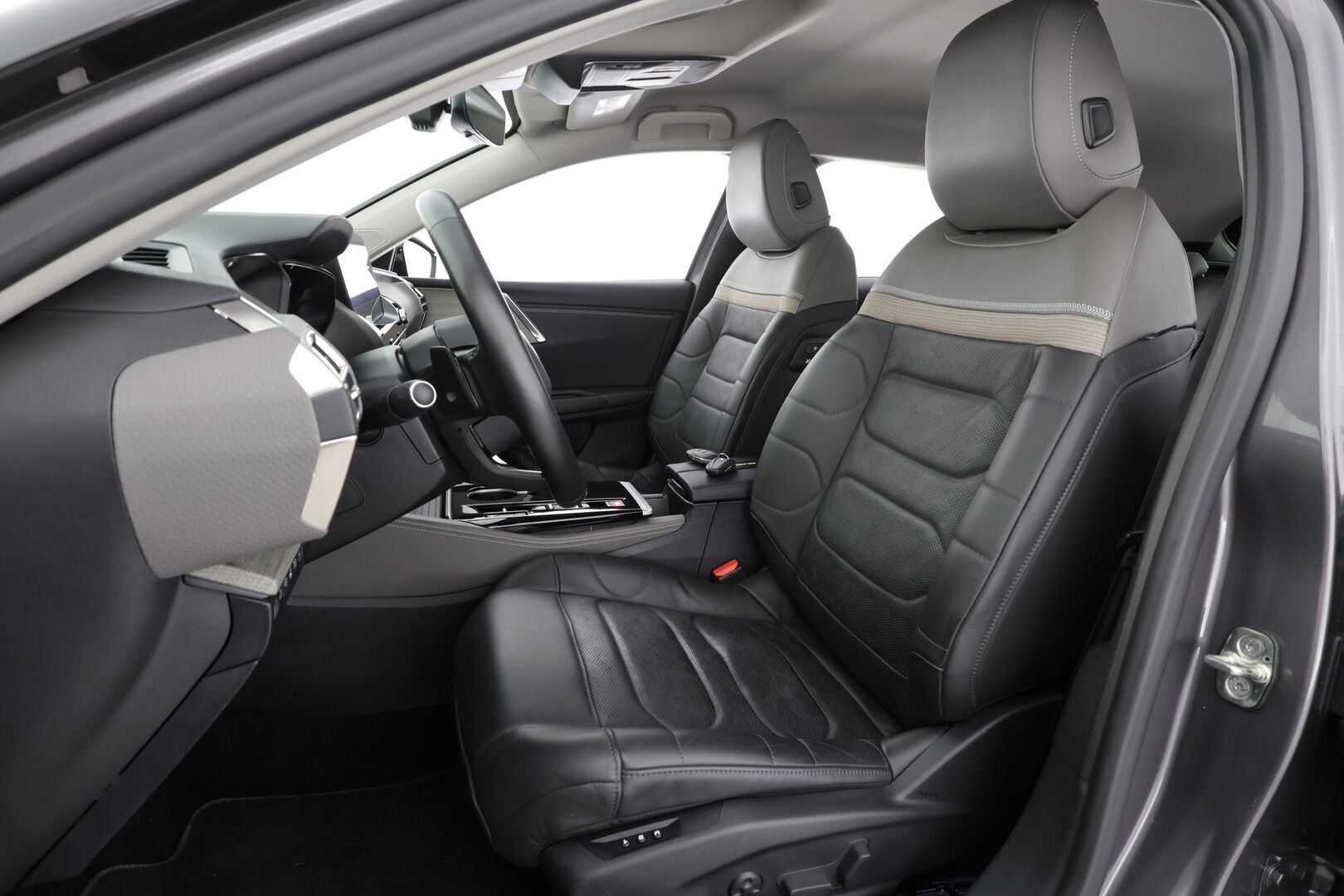 Citroen C5 X 2022 Plug-in Hybrid 225 Shine Pack Launch Edition EAT8 * HUD / ACC / LED / 360° / Muistipenkki / Navi / Keyless * - 1-om Suomi-auto / 2x Latauskaapelit / Kahdet renkaat - Osta nyt, maksa vasta ensi vuonna