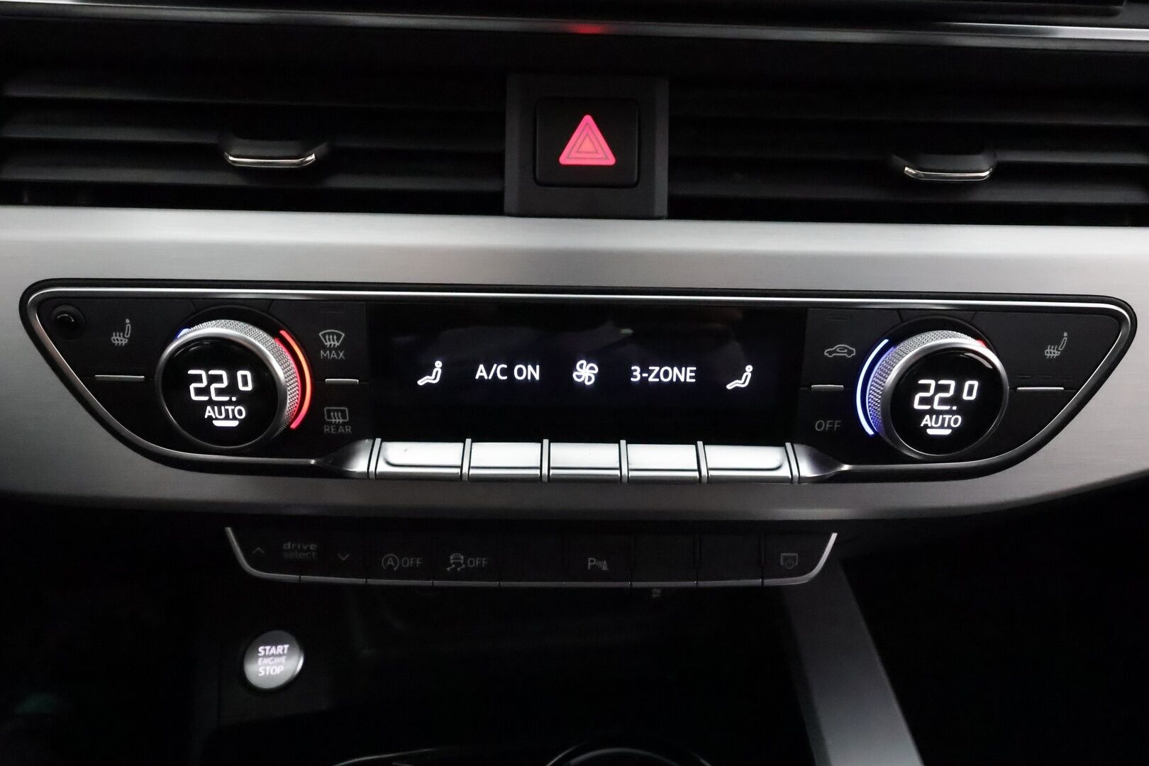 Audi A4 2022 Avant Business S line 40 TFSI 150 kW MHEV quattro S tronic - 3,99 % KORKOTARJOUS TÄHÄN AUTOON - 31.5. ASTI! - 1-om Suomi-auto / Webasto / Adapt.Vakkari / Peruutuskamera / Matrix LED / Puolinahkasisusta / Digital Cockpit / Apple&Android!