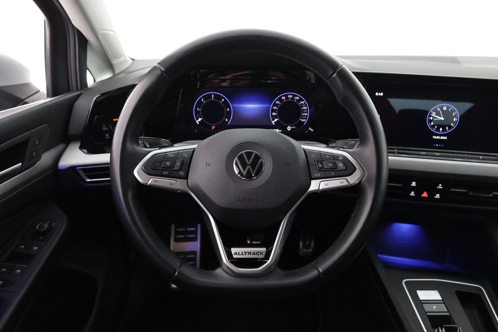 Volkswagen Golf 2022 2.0 TDI Variant Alltrack 147kW 4Motion DSG *Webasto / ACC / Tutkat / Kaistavahti / Sporttipenkit / Koukku / KeylessGo / LED-valot * - *Katso mihin hintaan!* 1-om. Suomi-auto / Todella hyvät varusteet! Särmä huoltohistoria!*