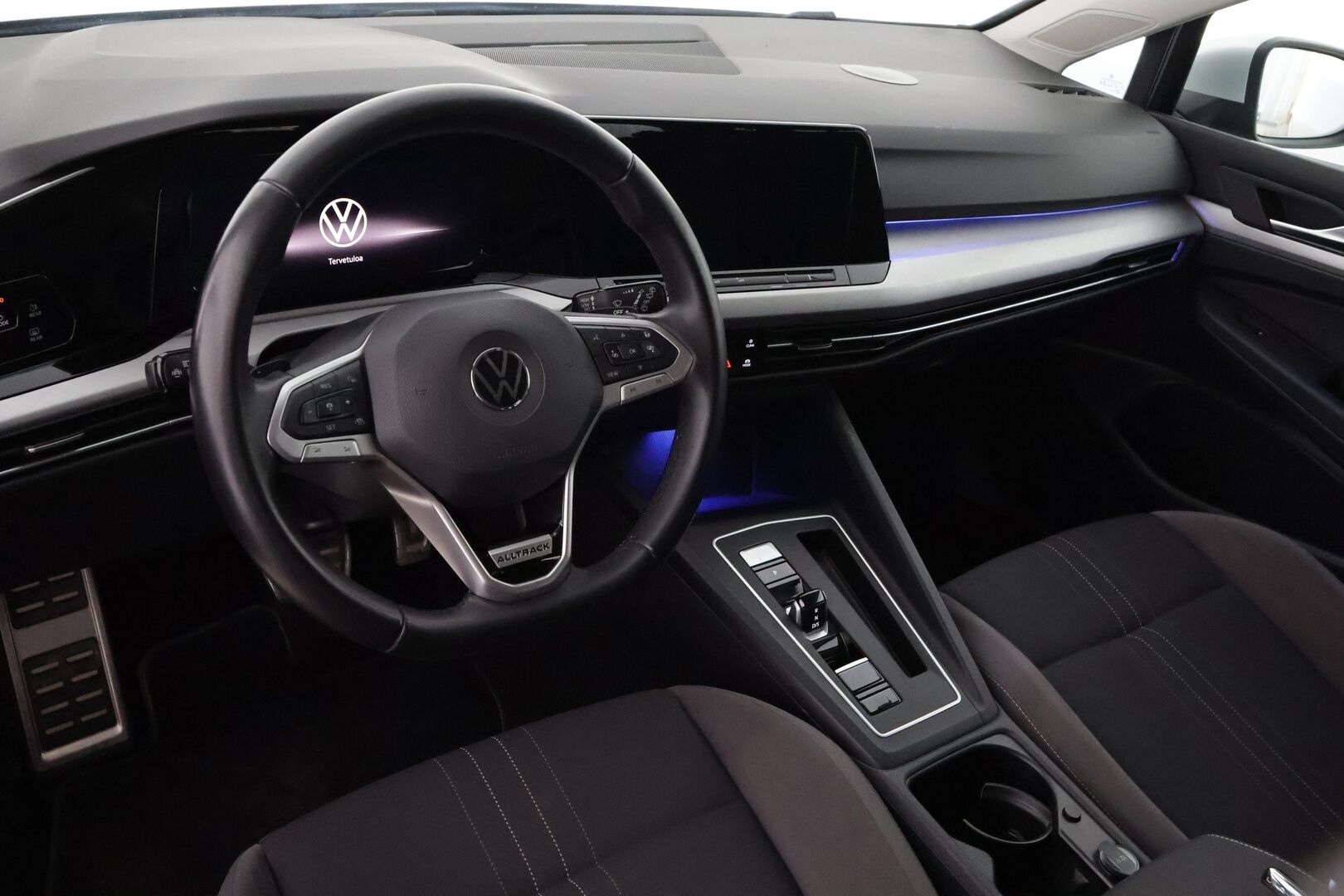 Volkswagen Golf 2022 2.0 TDI Variant Alltrack 147kW 4Motion DSG *Webasto / ACC / Tutkat / Kaistavahti / Sporttipenkit / Koukku / KeylessGo / LED-valot * - *Katso mihin hintaan!* 1-om. Suomi-auto / Todella hyvät varusteet! Särmä huoltohistoria!*
