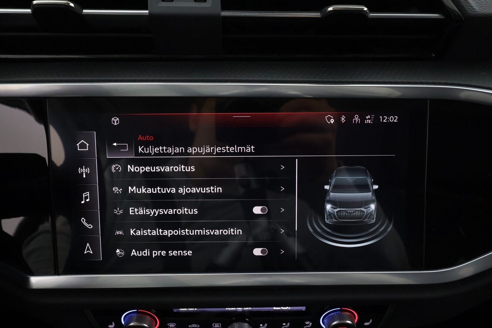 Audi Q3 2022 Business 45 TFSI e 180 kW S tronic * ACC / Koukku / P.kamera / LED / Apple&Android / Keyless* - 1.Om Suomi-auto / Kahdet Renkaat