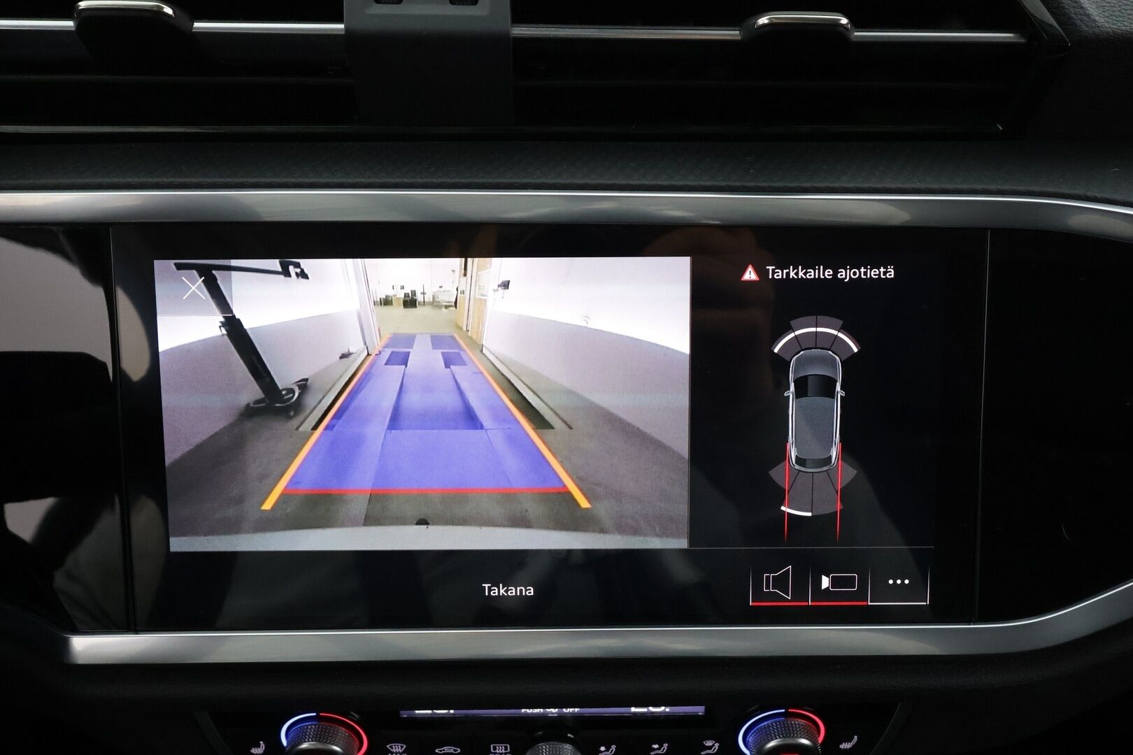 Audi Q3 2022 Business 45 TFSI e 180 kW S tronic * ACC / Koukku / P.kamera / LED / Apple&Android / Keyless* - 1.Om Suomi-auto / Kahdet Renkaat