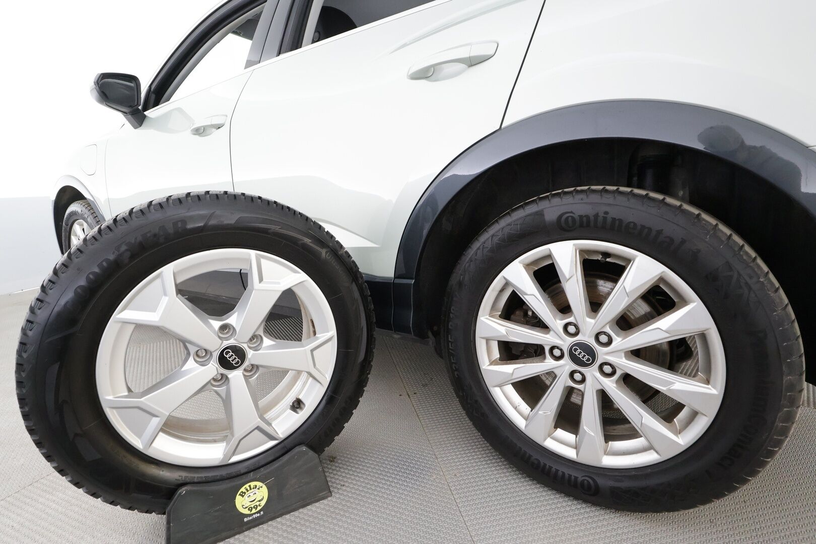 Audi Q3 2022 Business 45 TFSI e 180 kW S tronic * ACC / Koukku / P.kamera / LED / Apple&Android / Keyless* - 1.Om Suomi-auto / Kahdet Renkaat