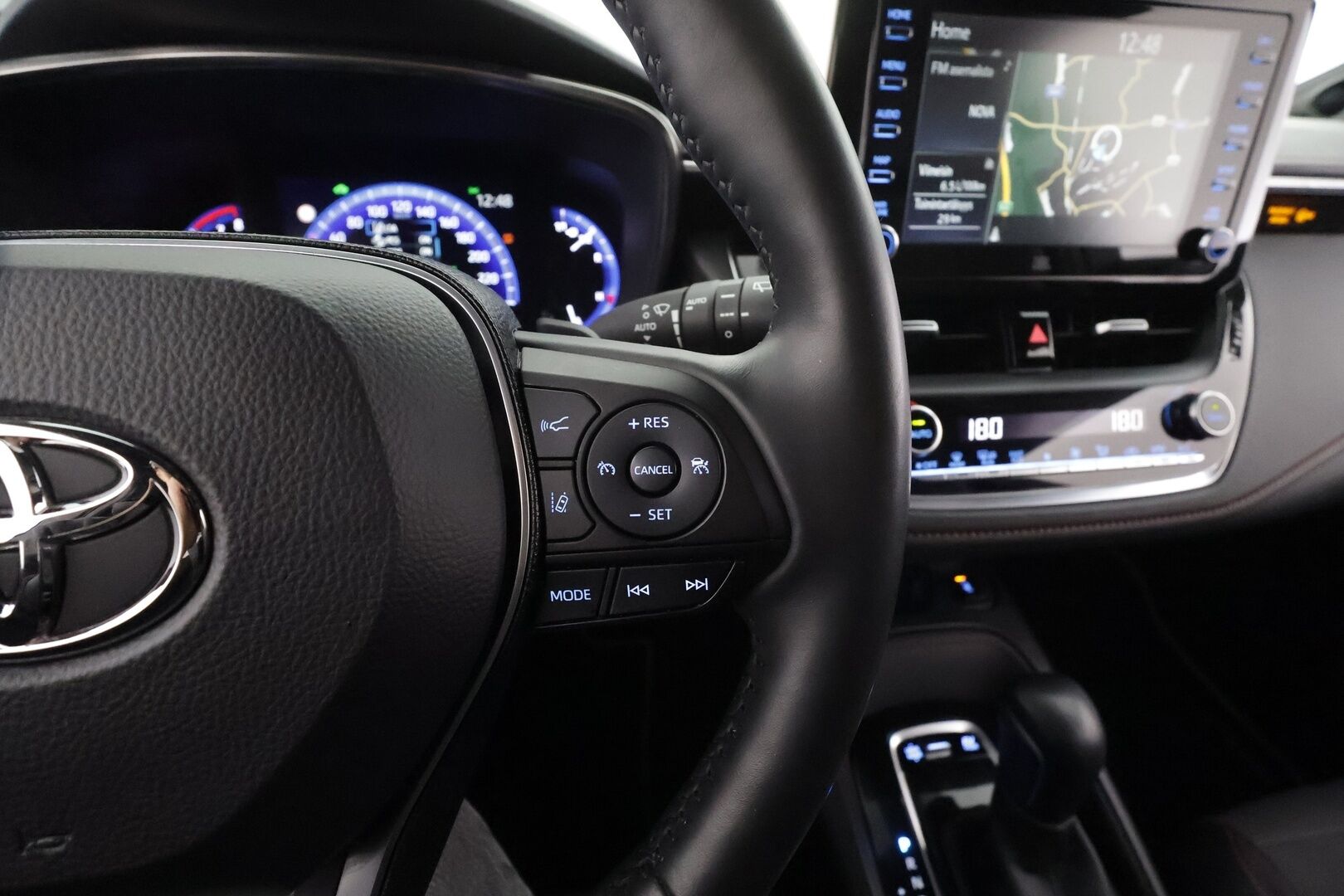 Toyota Corolla 2019 Touring Sports 2,0 Hybrid Premium * Vakkari / LED / P.kamera / Puolinahat / JBL / Keyless * - Merkkihuollettu / Kahdet Renkaat