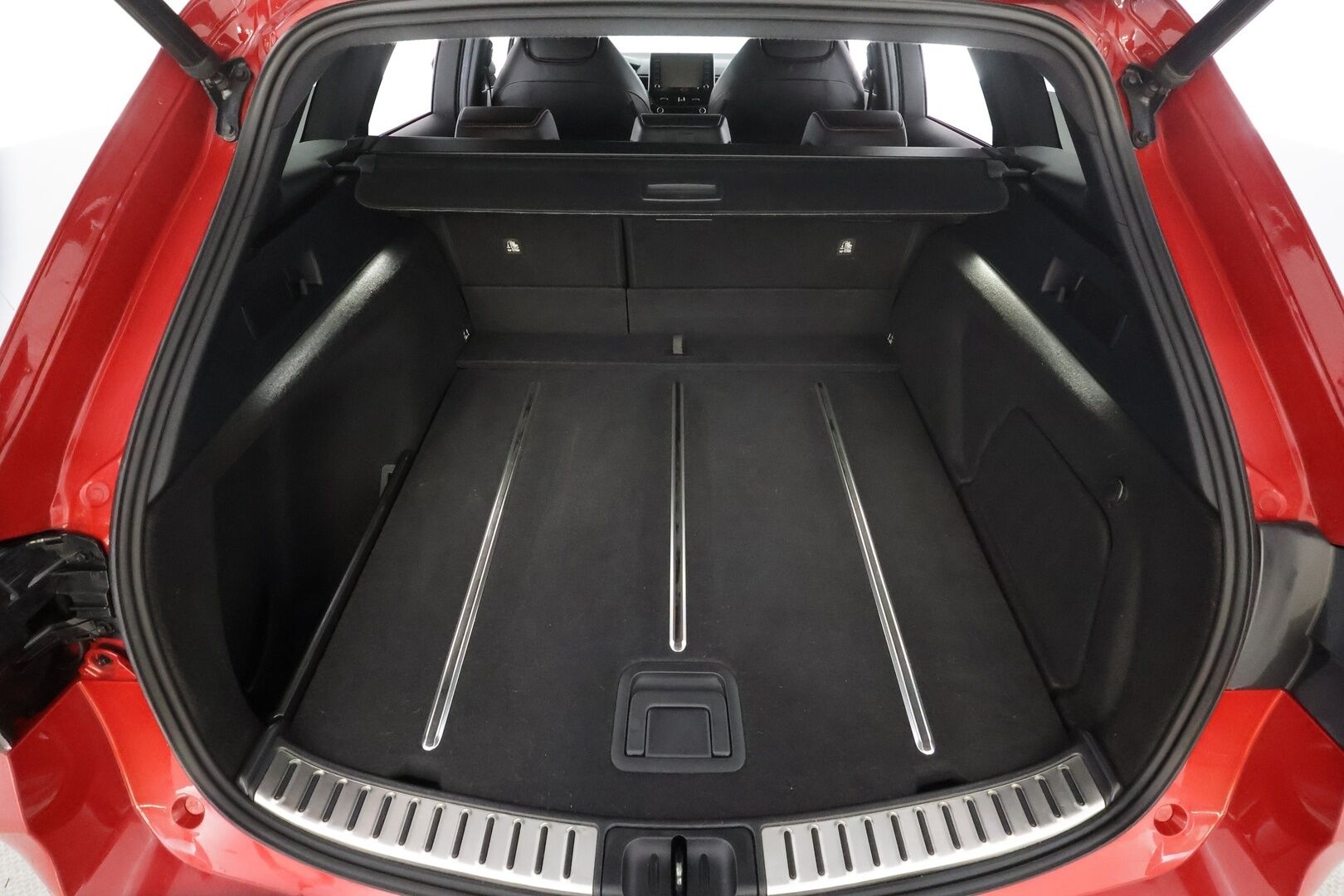 Toyota Corolla 2019 Touring Sports 2,0 Hybrid Premium * Vakkari / LED / P.kamera / Puolinahat / JBL / Keyless * - Merkkihuollettu / Kahdet Renkaat