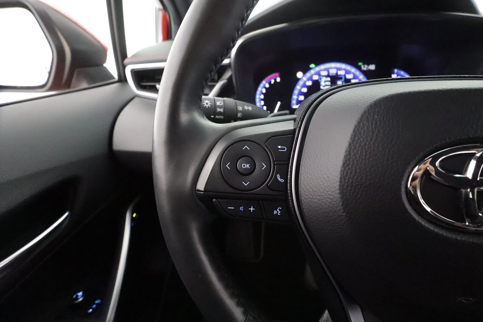 Toyota Corolla 2019 Touring Sports 2,0 Hybrid Premium * Vakkari / LED / P.kamera / Puolinahat / JBL / Keyless * - Merkkihuollettu / Kahdet Renkaat