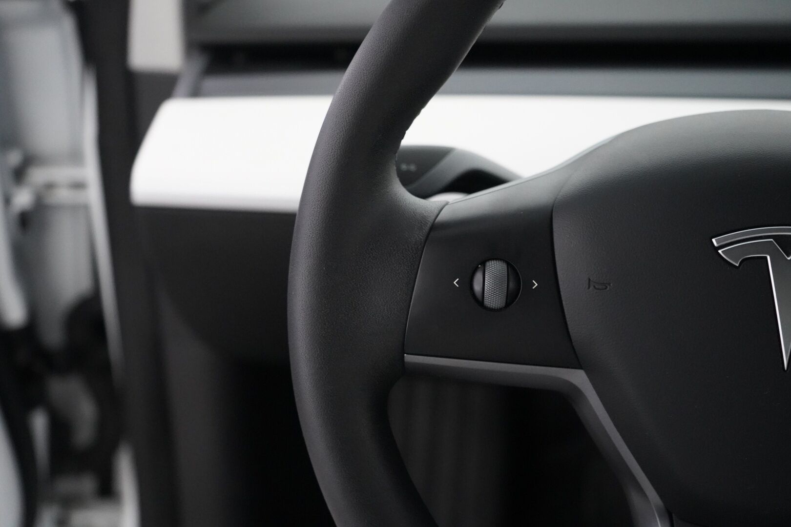 Tesla Model 3 2021 Standard Range Plus *EAP / Vaaleat nahat / ACC / Kamera / Lasikatto* - Kahdet vanteet / Refresh / Akku kuntotarkistettu