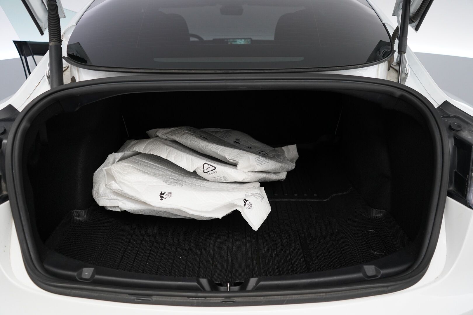 Tesla Model 3 2021 Standard Range Plus *EAP / Vaaleat nahat / ACC / Kamera / Lasikatto* - Kahdet vanteet / Refresh / Akku kuntotarkistettu