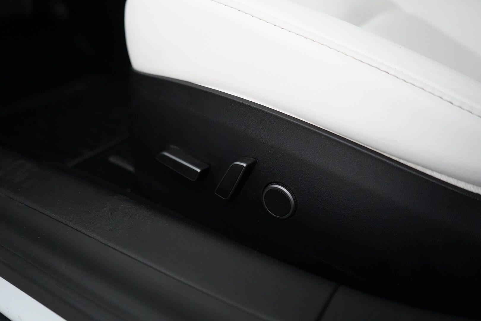 Tesla Model 3 2021 Standard Range Plus *EAP / Vaaleat nahat / ACC / Kamera / Lasikatto* - Kahdet vanteet / Refresh / Akku kuntotarkistettu