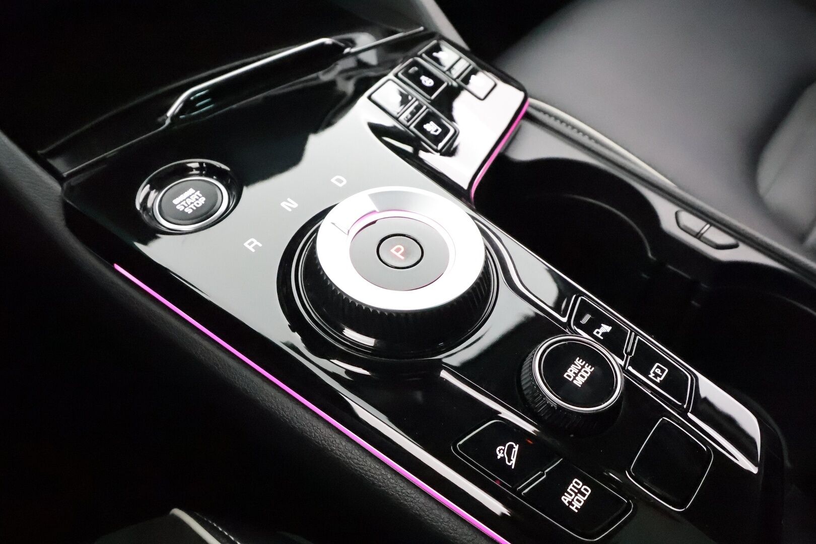 Kia Sportage 2022 1,6 T-GDI FWD Hydrid GT-Line AT * ACC / Panorama / LED / Navi / Muistipenkki / Ilmastoidut penkit / 360° / H&K / Sähköluukku * - 1.Om Suomi-auto / Kahdet renkaat aluvanteilla / Merkkihuollettu - HULLU BLACKWEEK KORKOTARJOUS 2,49%