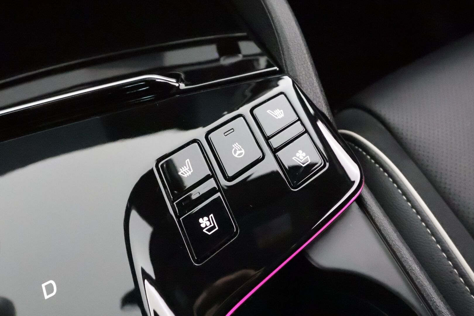 Kia Sportage 2022 1,6 T-GDI FWD Hydrid GT-Line AT * ACC / Panorama / LED / Navi / Muistipenkki / Ilmastoidut penkit / 360° / H&K / Sähköluukku * - 1.Om Suomi-auto / Kahdet renkaat aluvanteilla / Merkkihuollettu - HULLU BLACKWEEK KORKOTARJOUS 2,49%