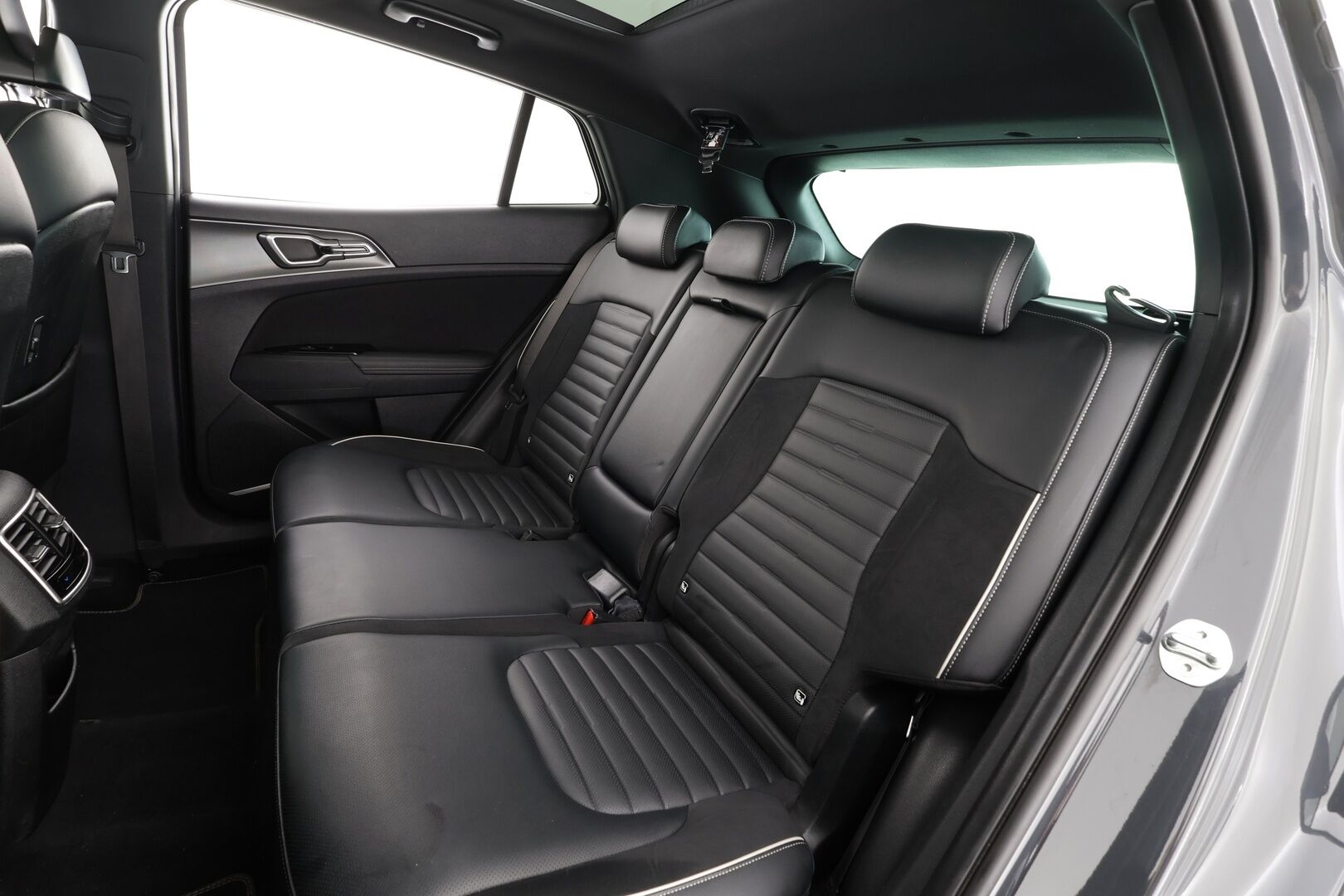 Kia Sportage 2022 1,6 T-GDI FWD Hydrid GT-Line AT * ACC / Panorama / LED / Navi / Muistipenkki / Ilmastoidut penkit / 360° / H&K / Sähköluukku * - 1.Om Suomi-auto / Kahdet renkaat aluvanteilla / Merkkihuollettu - HULLU BLACKWEEK KORKOTARJOUS 2,49%