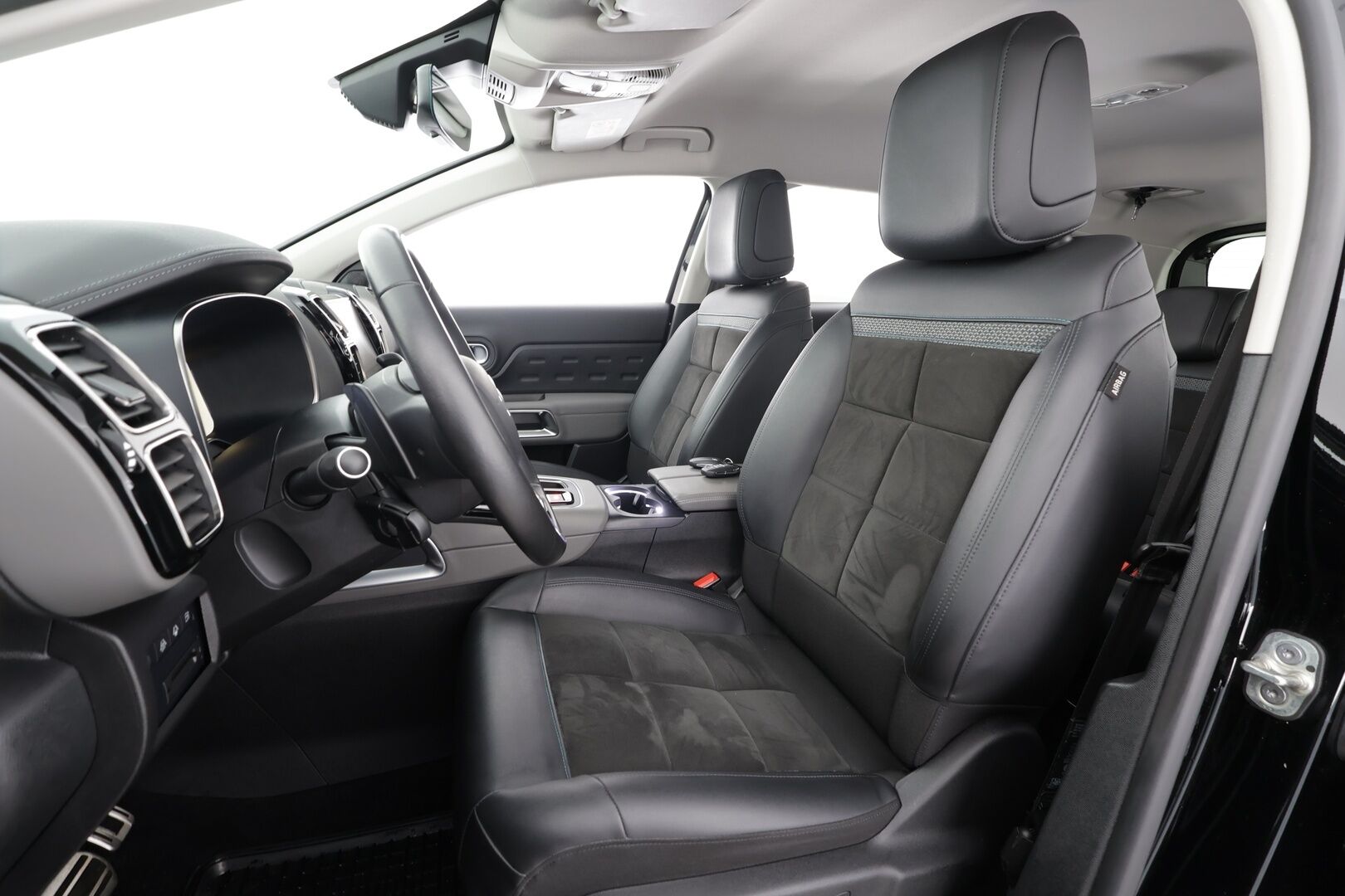 Citroen C5 Aircross 2022 Plug-in Hybrid 225 Comfort Selection ë-EAT8 * ACC / LED / P.Kamera / Navi / Kaistavahti / Koukku / Keyless * - Suomi-auto / Kahdet renkaat aluvanteilla